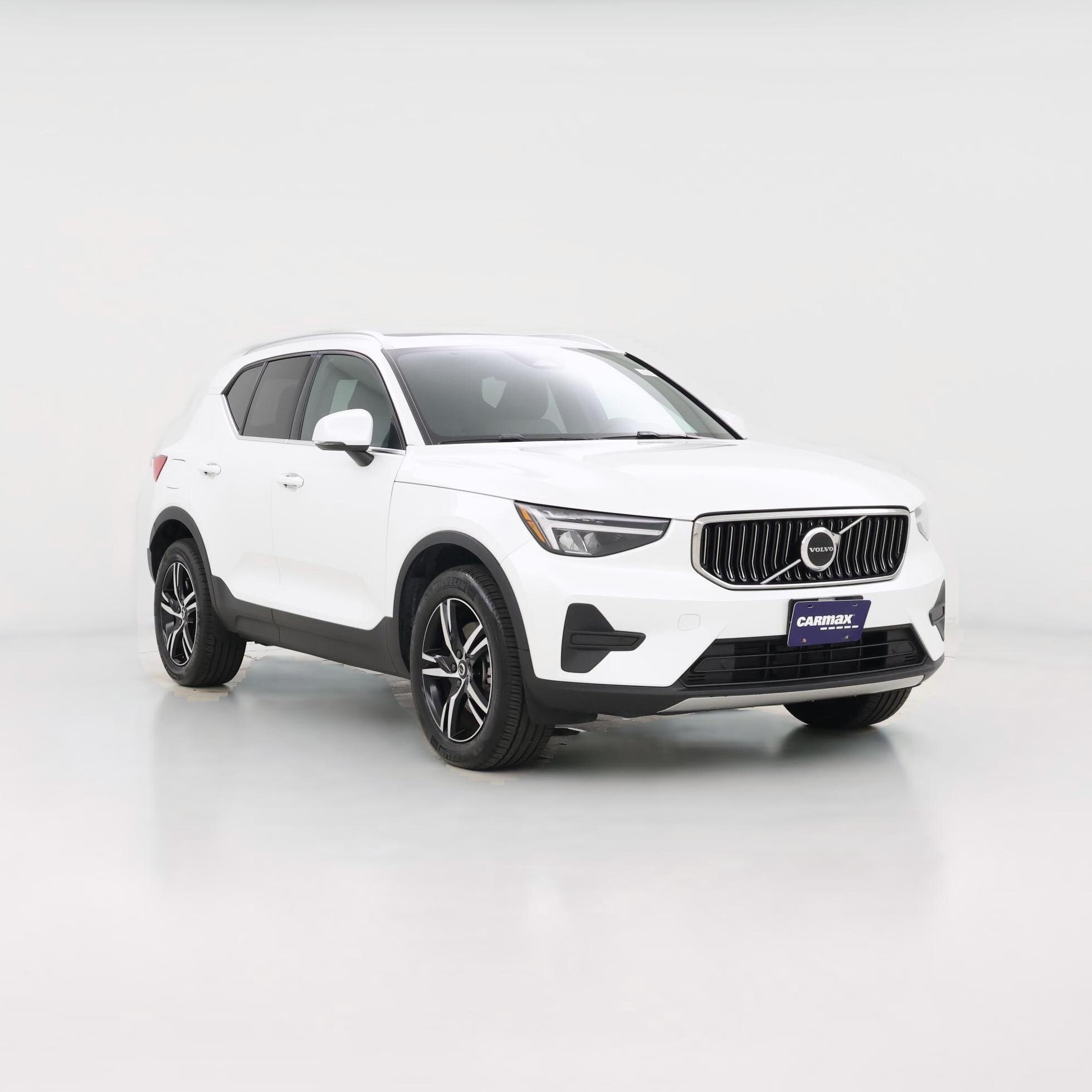 Thumbnail: 2025 Volvo XC40 - 1
