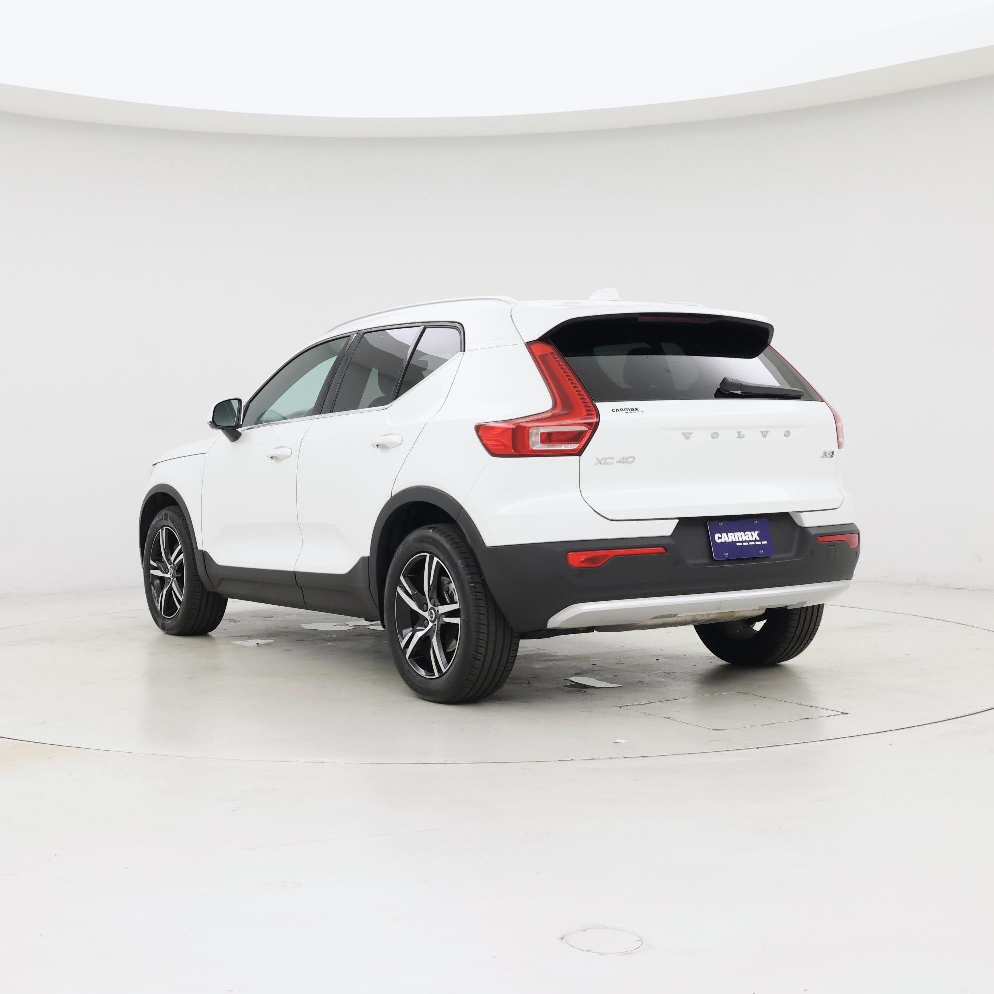 Thumbnail: 2025 Volvo XC40 - 2