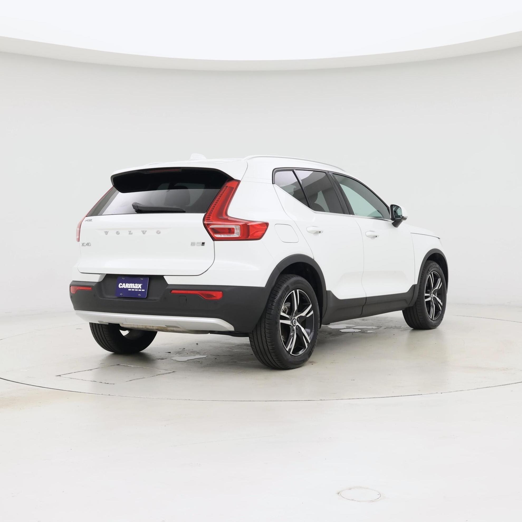 Thumbnail: 2025 Volvo XC40 - 8