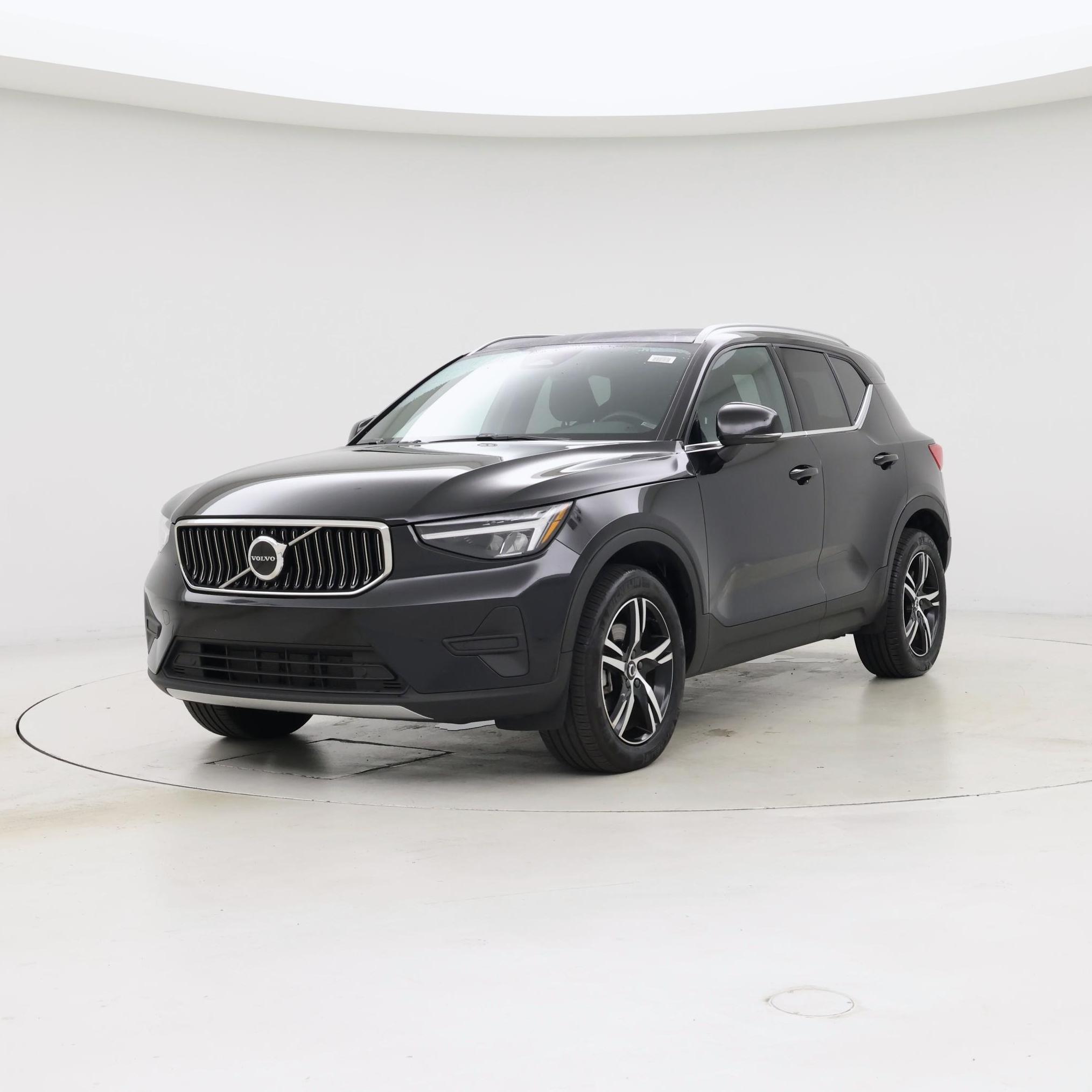 Thumbnail: 2025 Volvo XC40 - 4