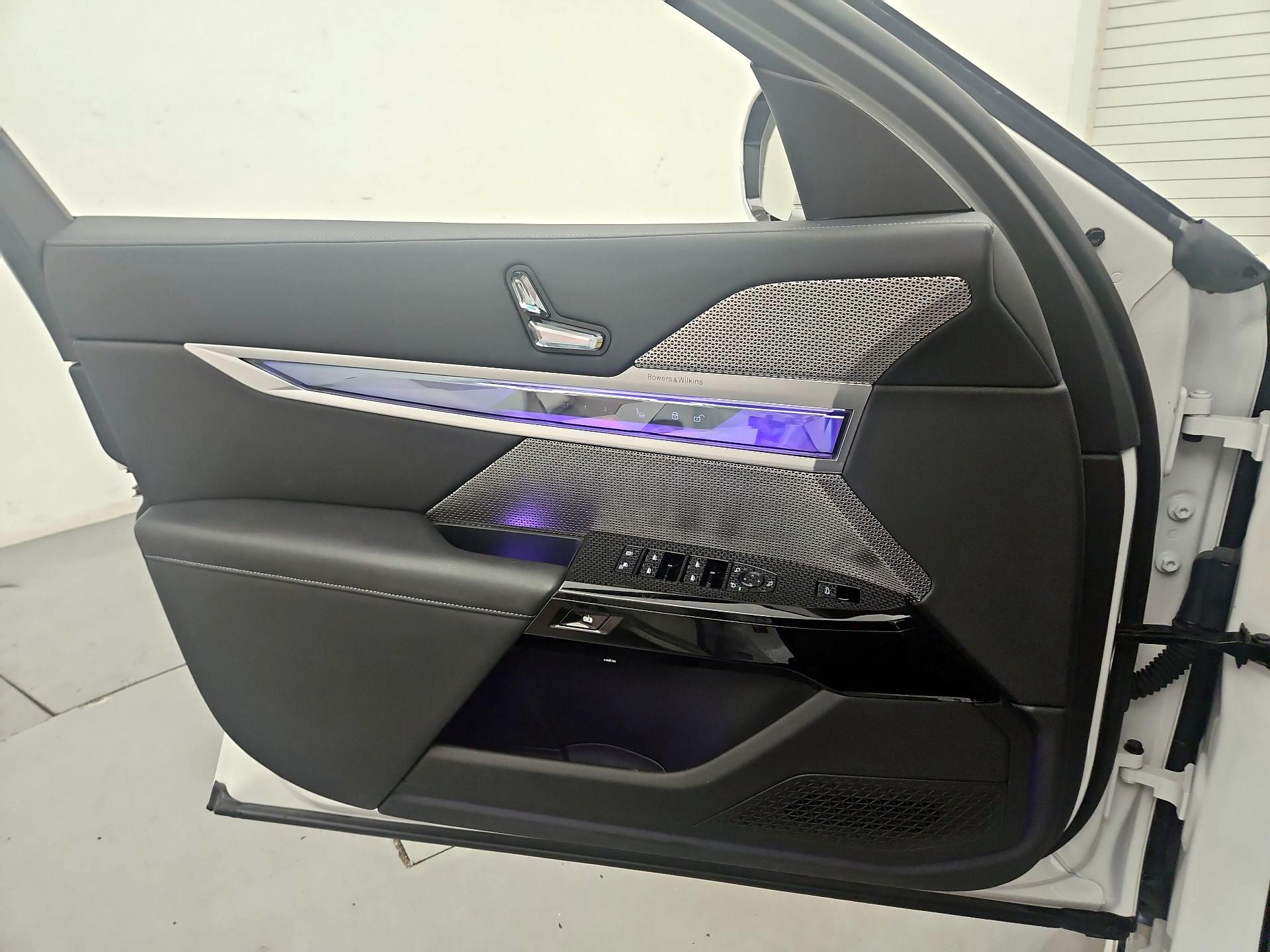 Thumbnail: 2024 BMW i7 - 12