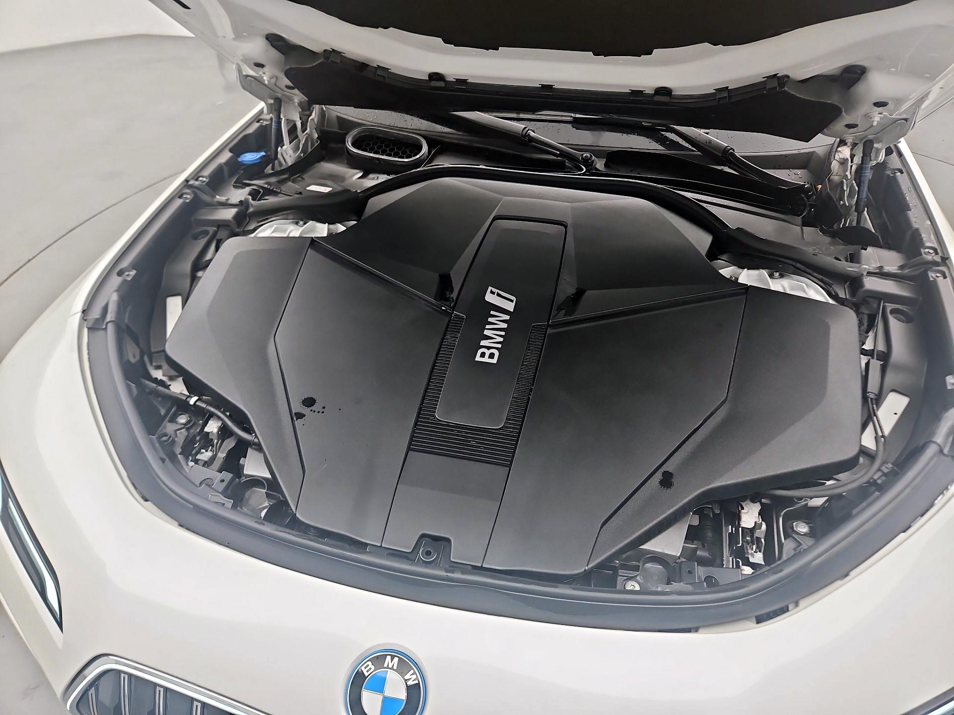 Thumbnail: 2024 BMW i7 - 18