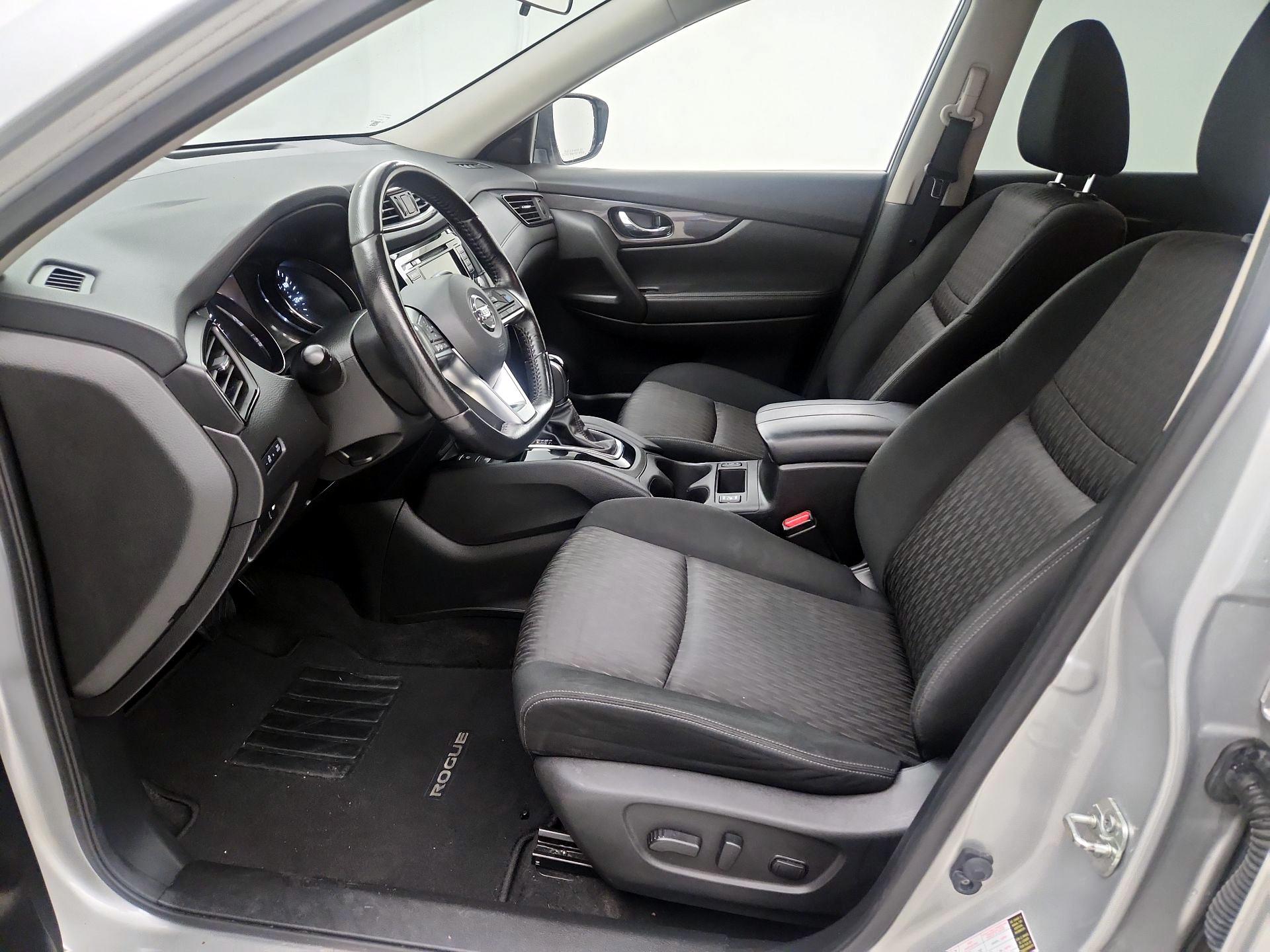 Thumbnail: 2020 Nissan Rogue - 11