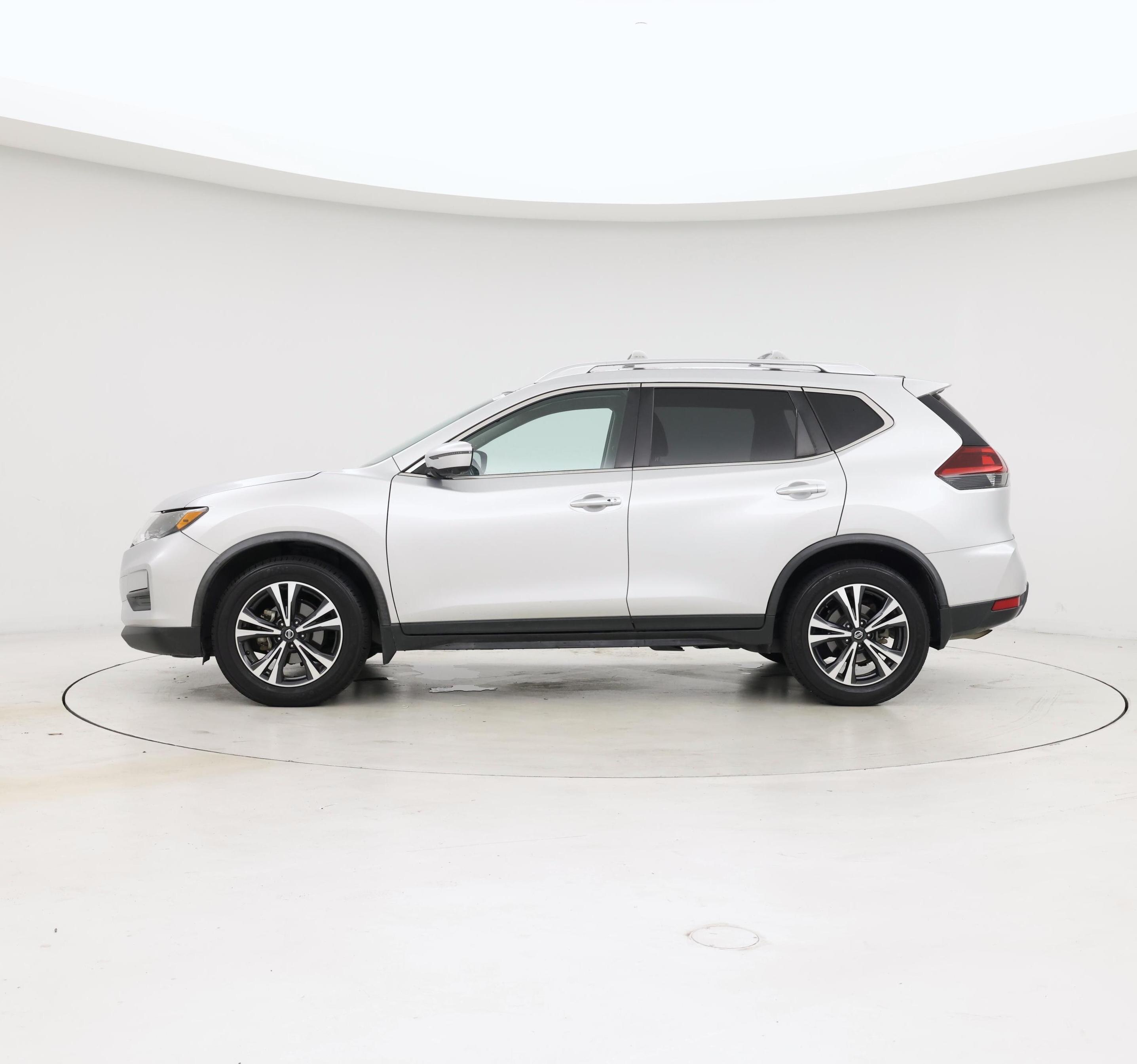 Thumbnail: 2020 Nissan Rogue - 3