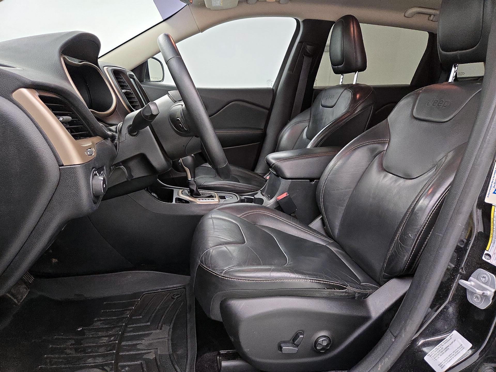 Thumbnail: 2016 Jeep Cherokee - 11