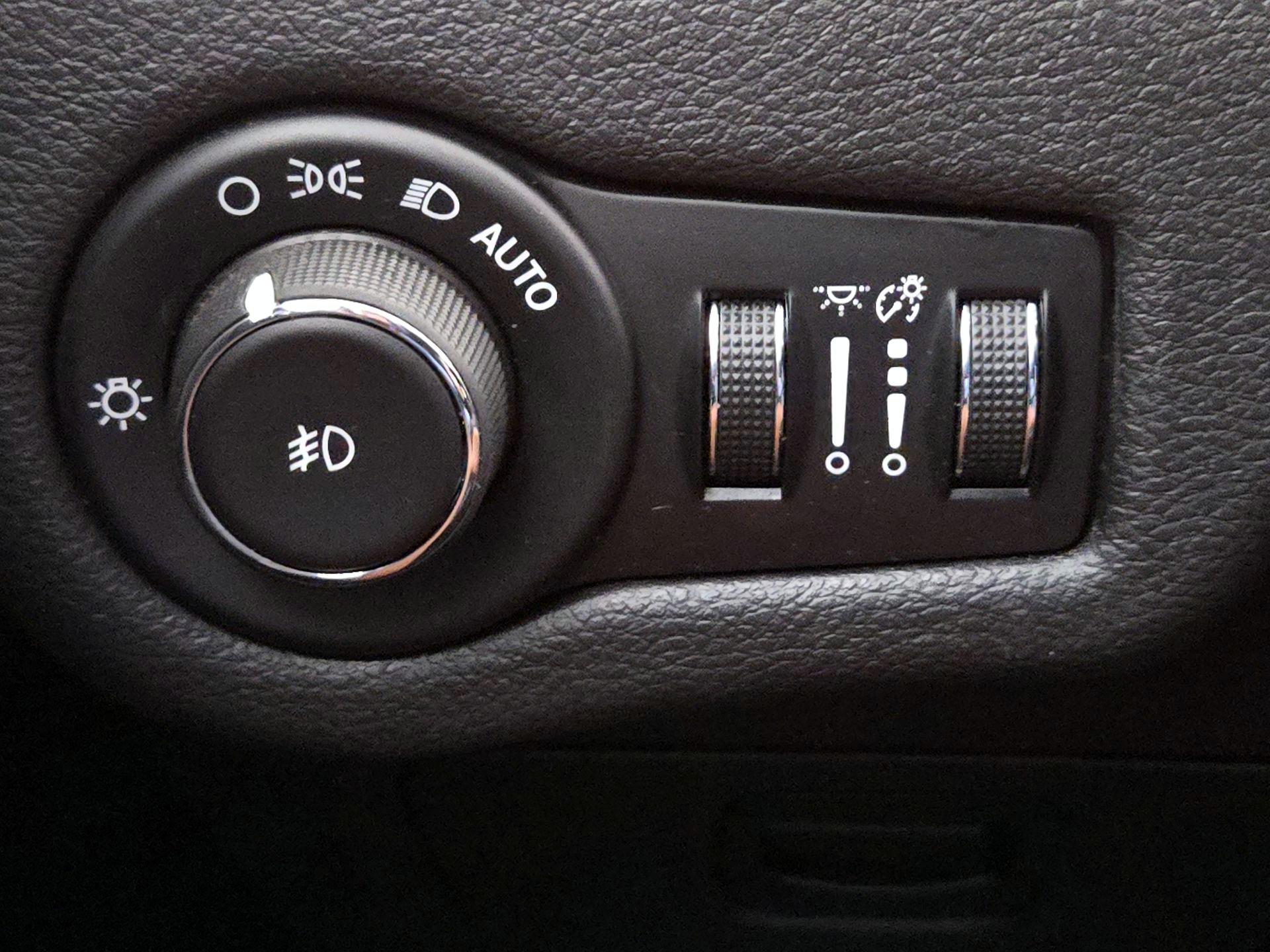 Thumbnail: 2016 Jeep Cherokee - 13