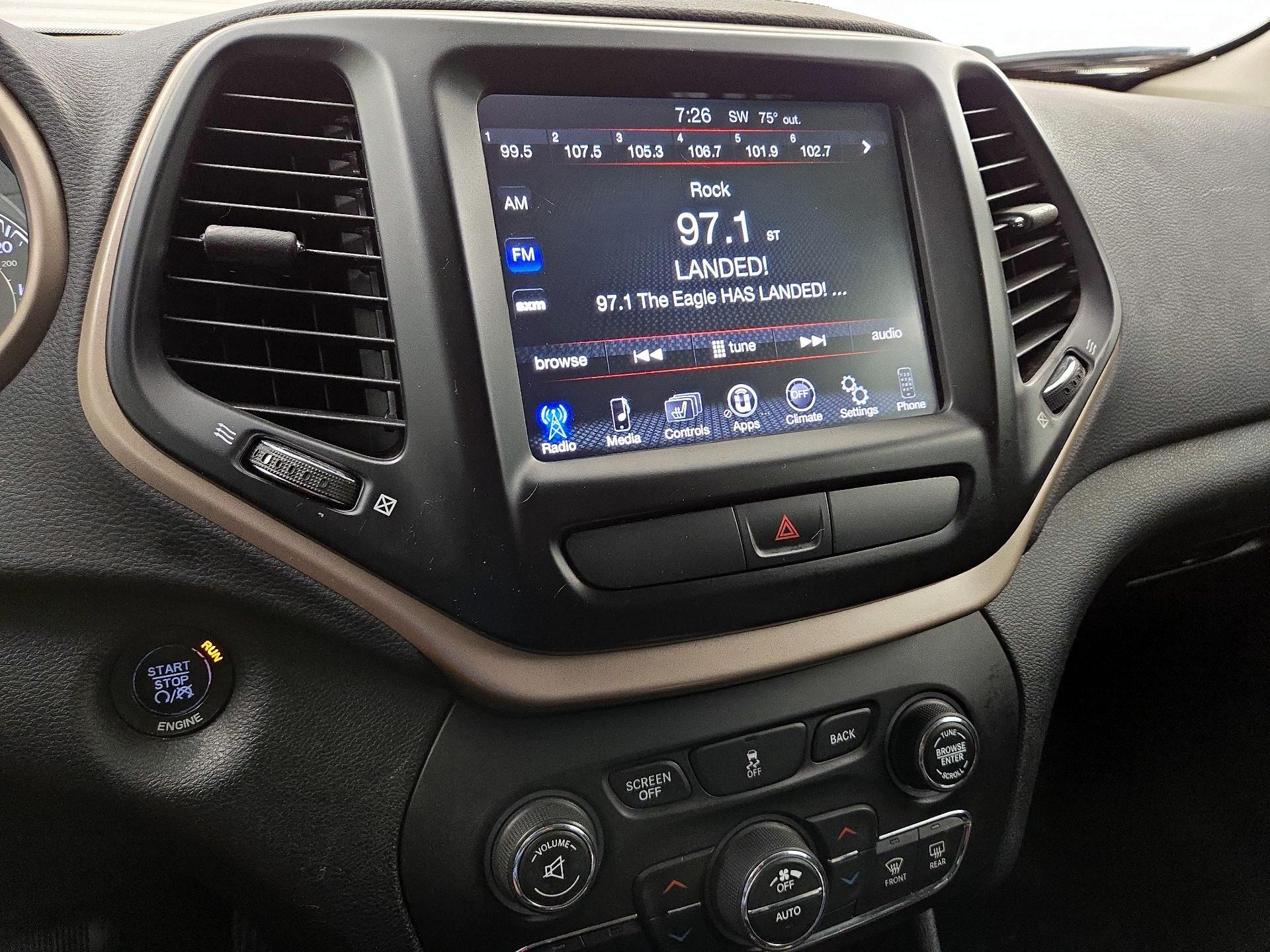 Thumbnail: 2016 Jeep Cherokee - 15