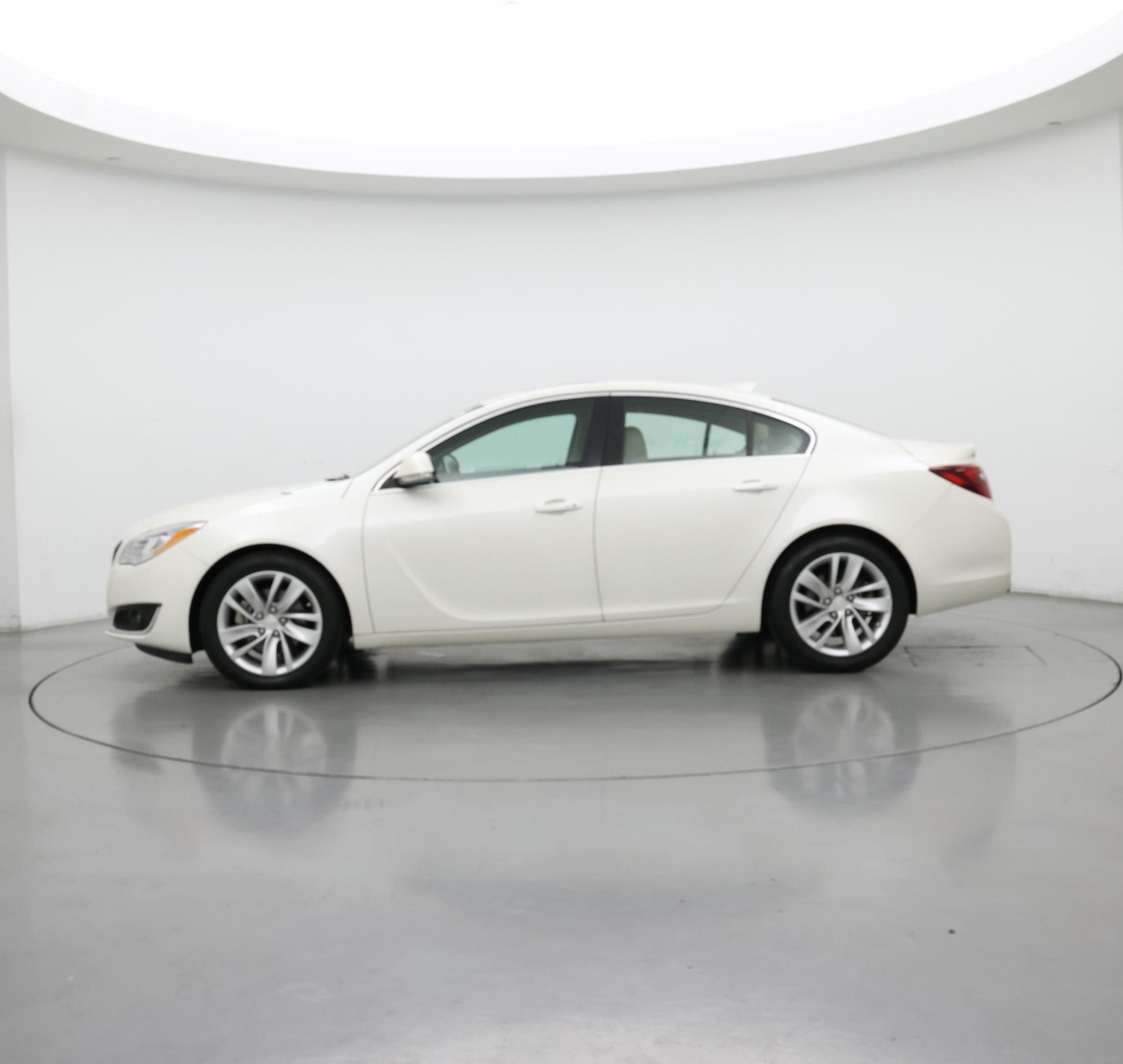 Thumbnail: 2015 Buick Regal - 3