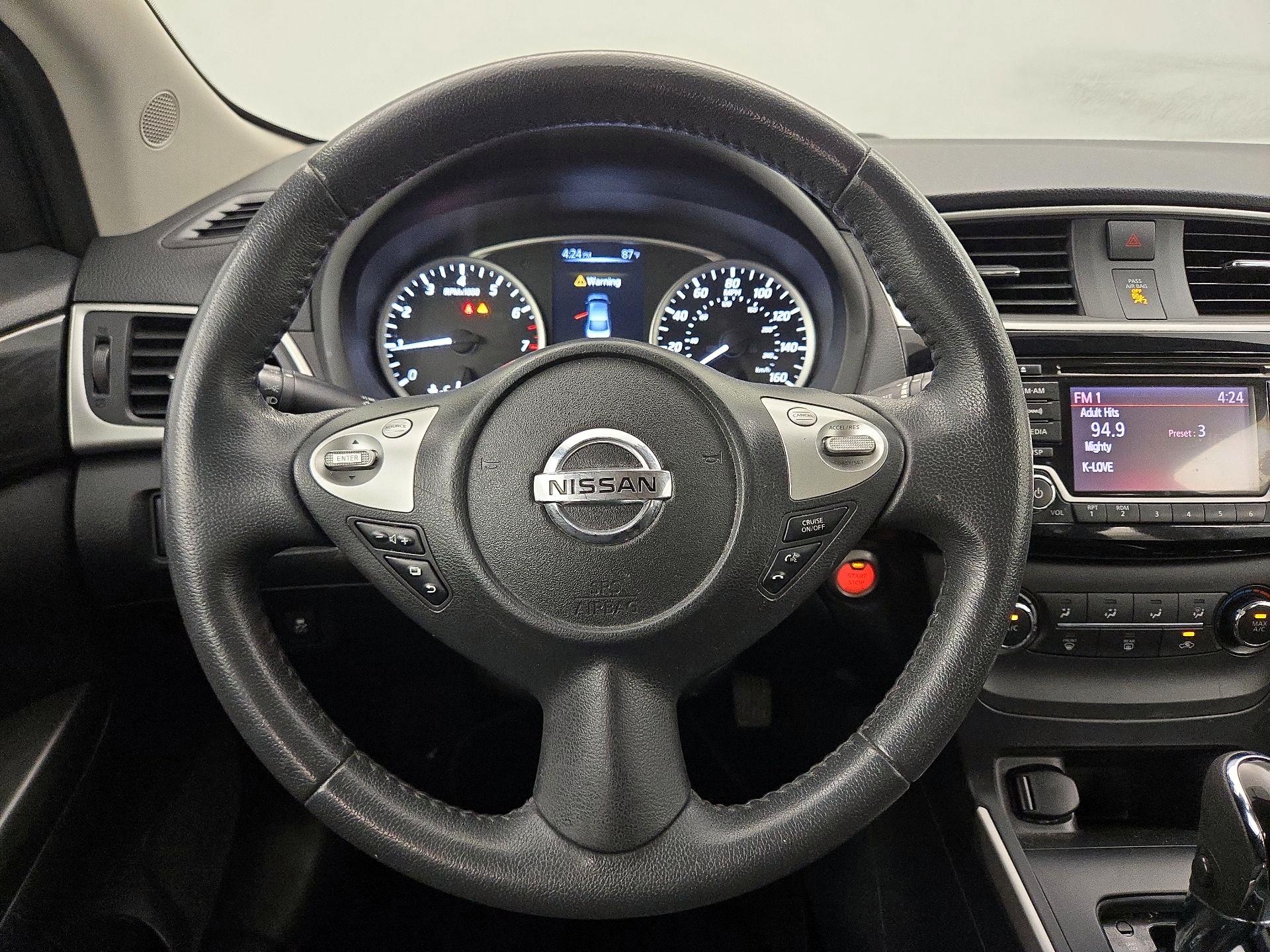 Thumbnail: 2017 Nissan Sentra - 10