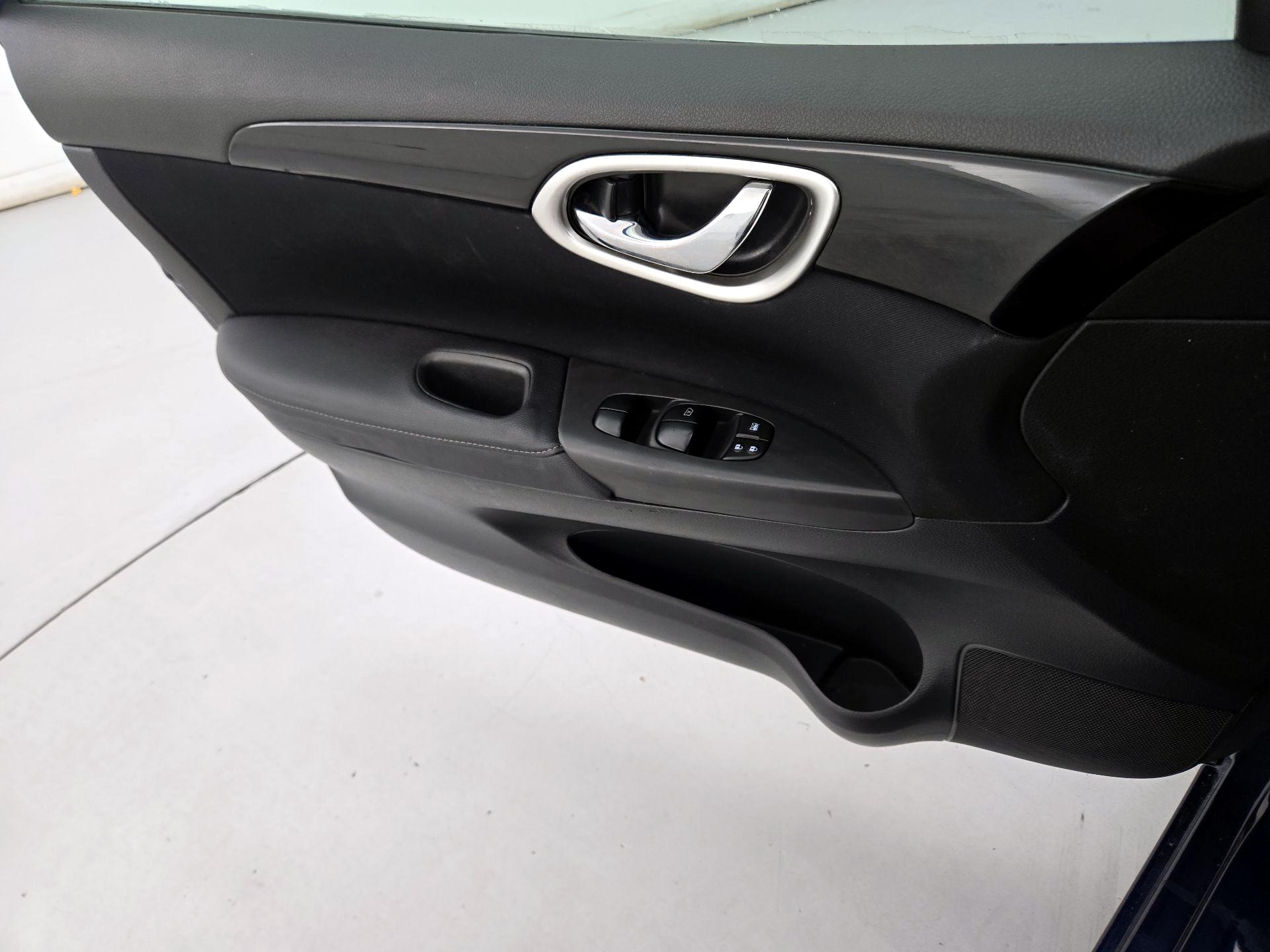 Thumbnail: 2017 Nissan Sentra - 12