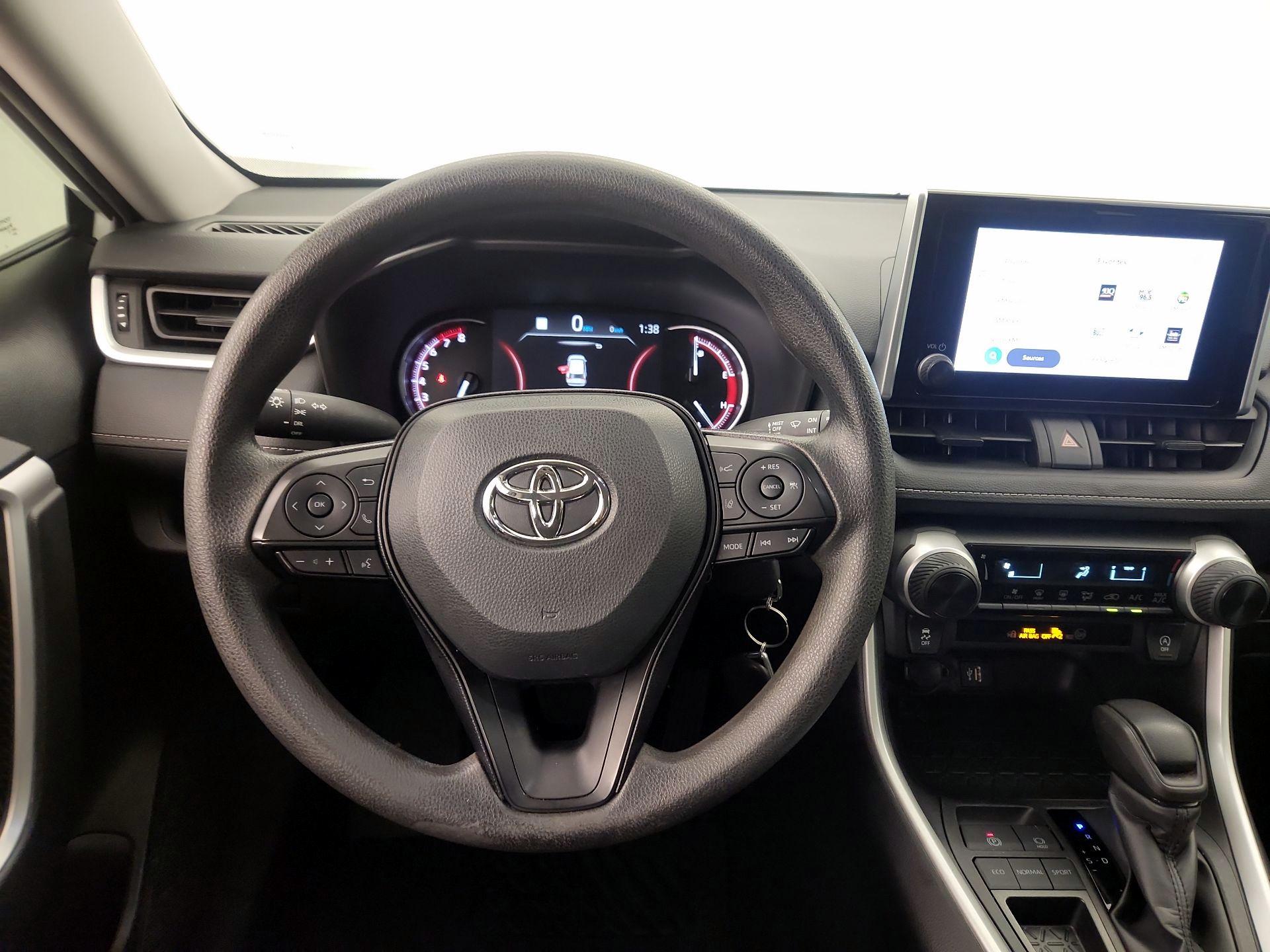 Thumbnail: 2024 Toyota RAV4 - 10