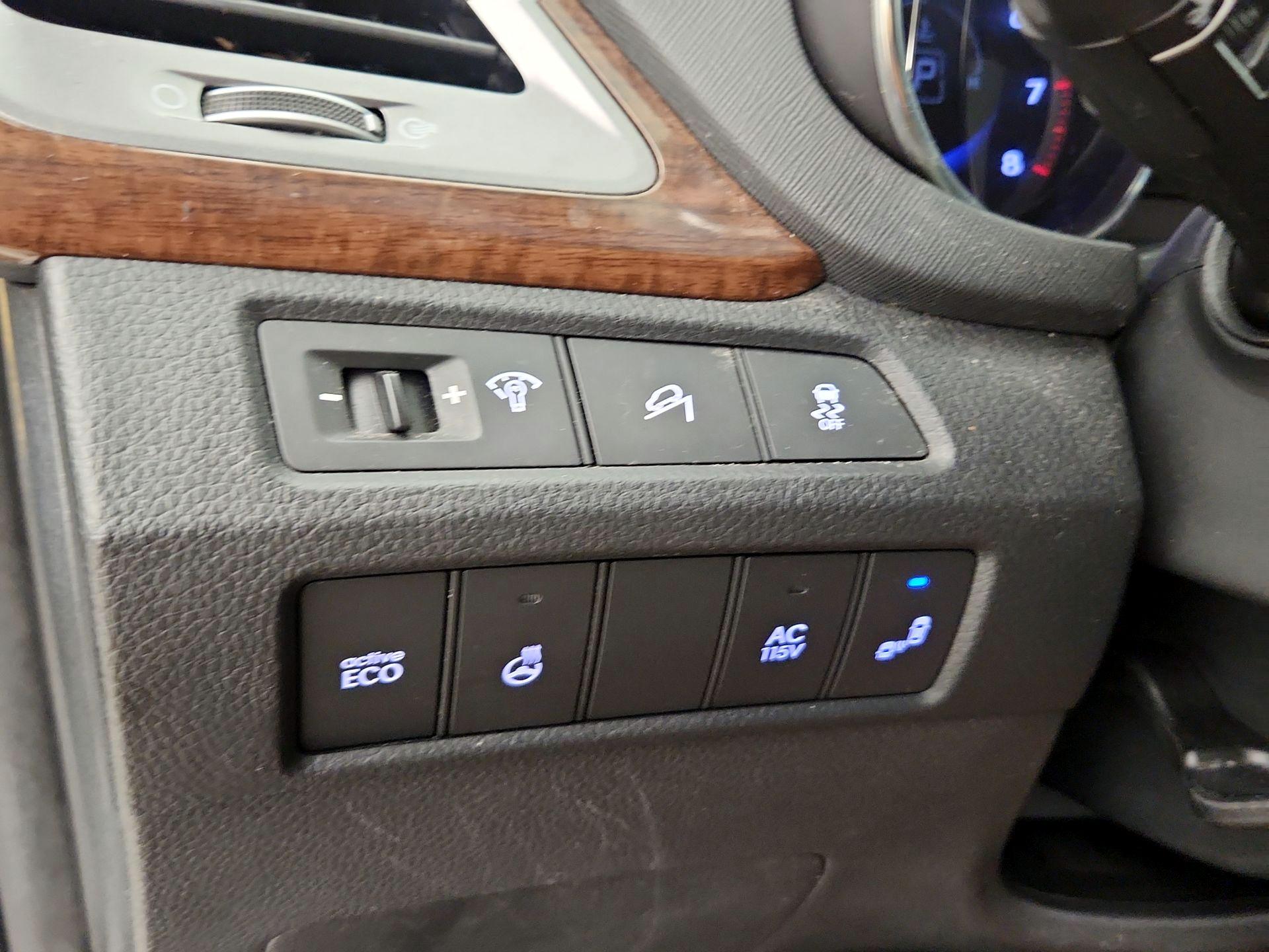 Thumbnail: 2015 Hyundai Santa Fe - 13