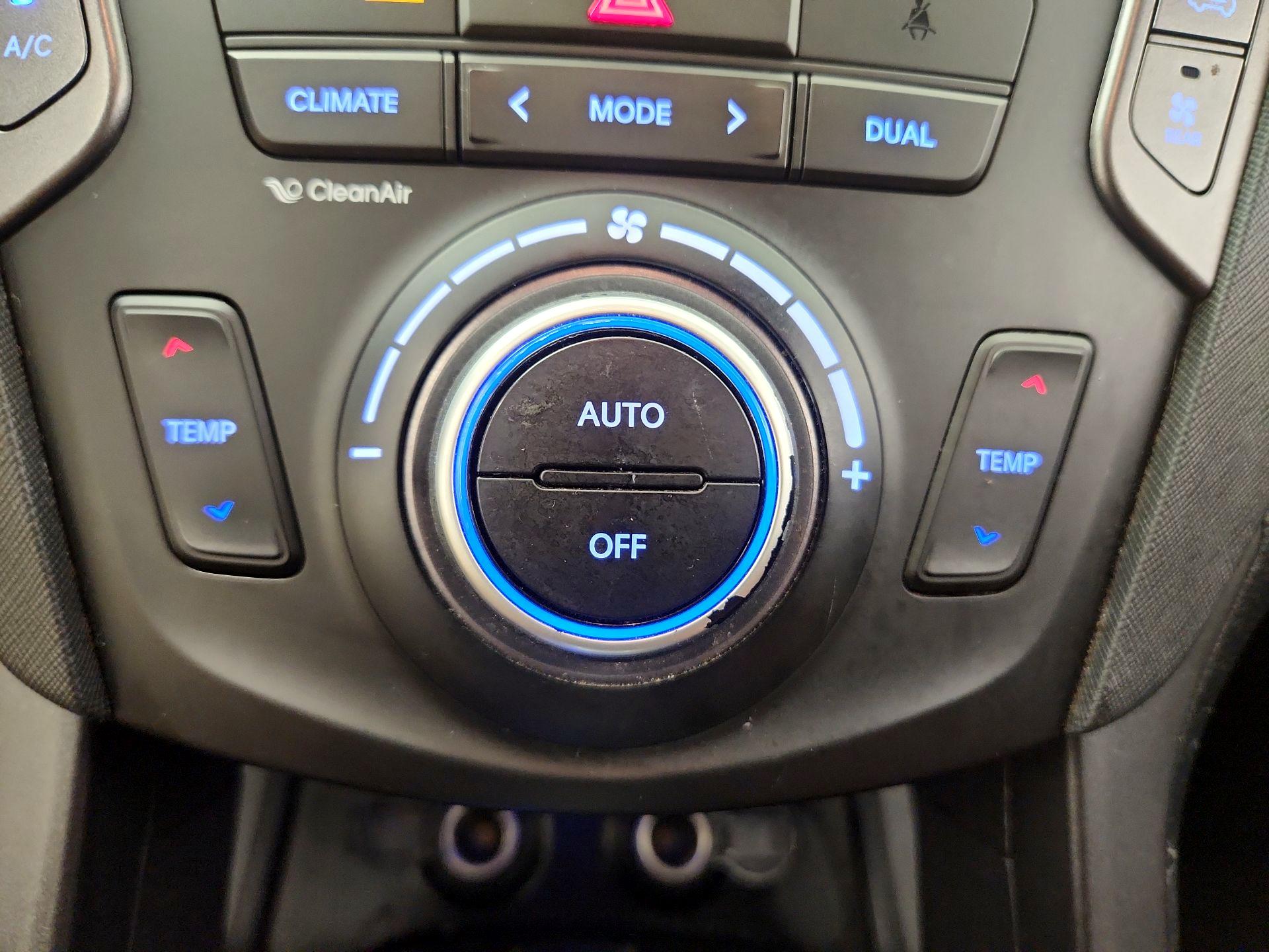 Thumbnail: 2015 Hyundai Santa Fe - 16