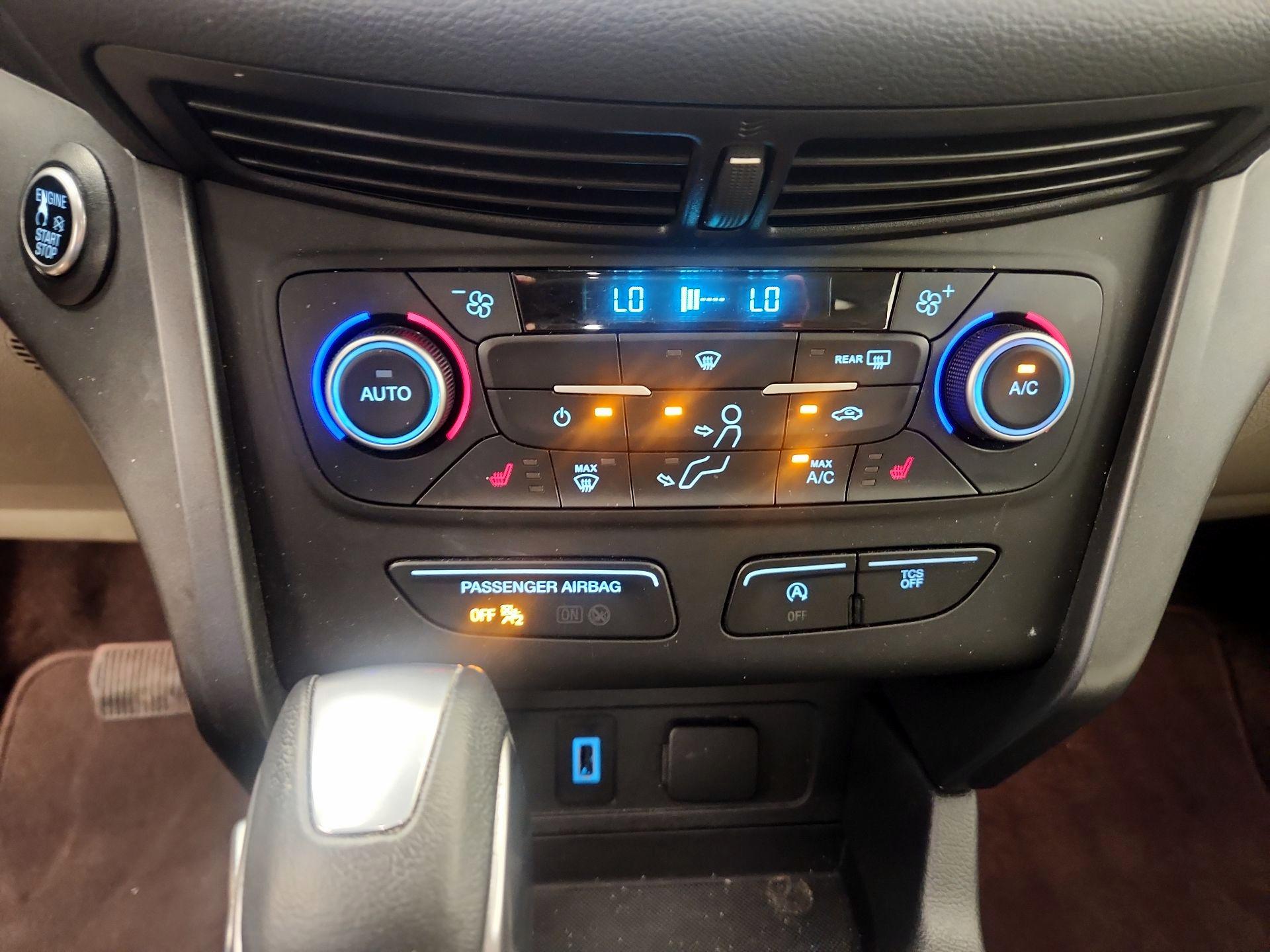 Thumbnail: 2019 Ford Escape - 14