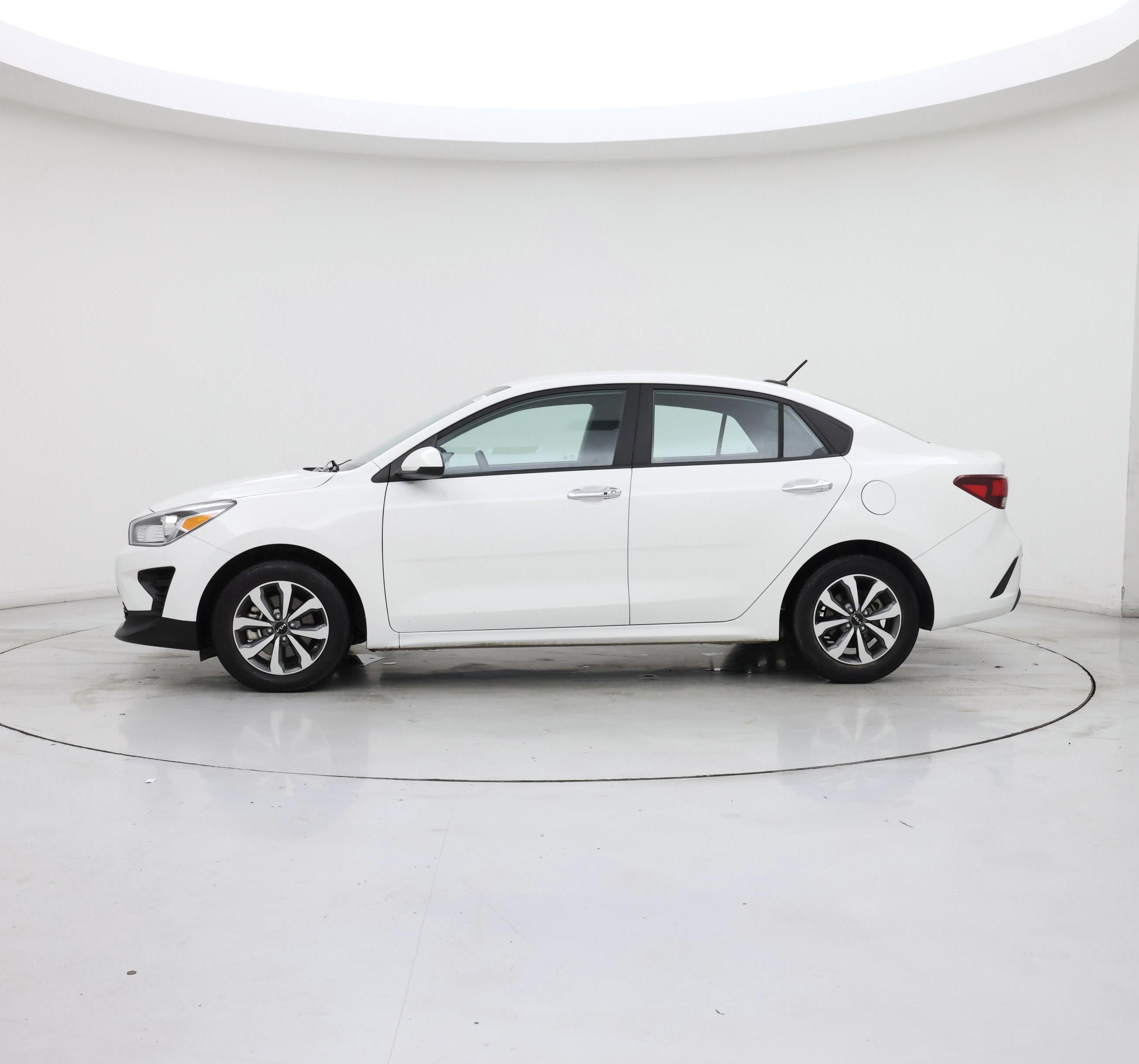 Thumbnail: 2022 Kia Rio - 3