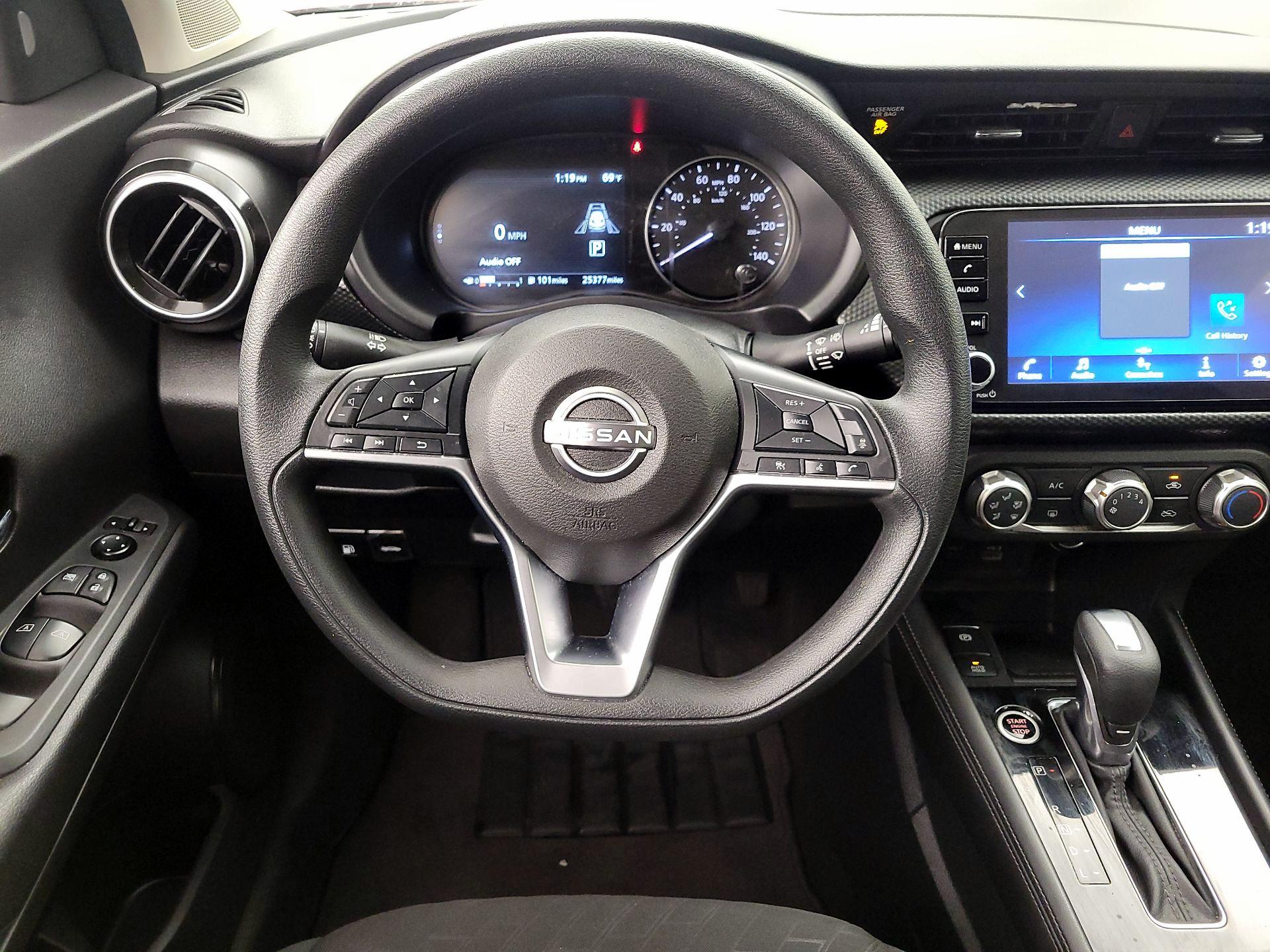 Thumbnail: 2023 Nissan Kicks - 10