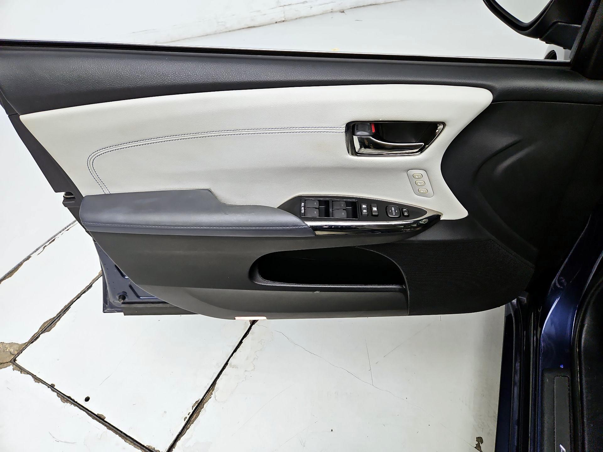 Thumbnail: 2014 Toyota Avalon - 12