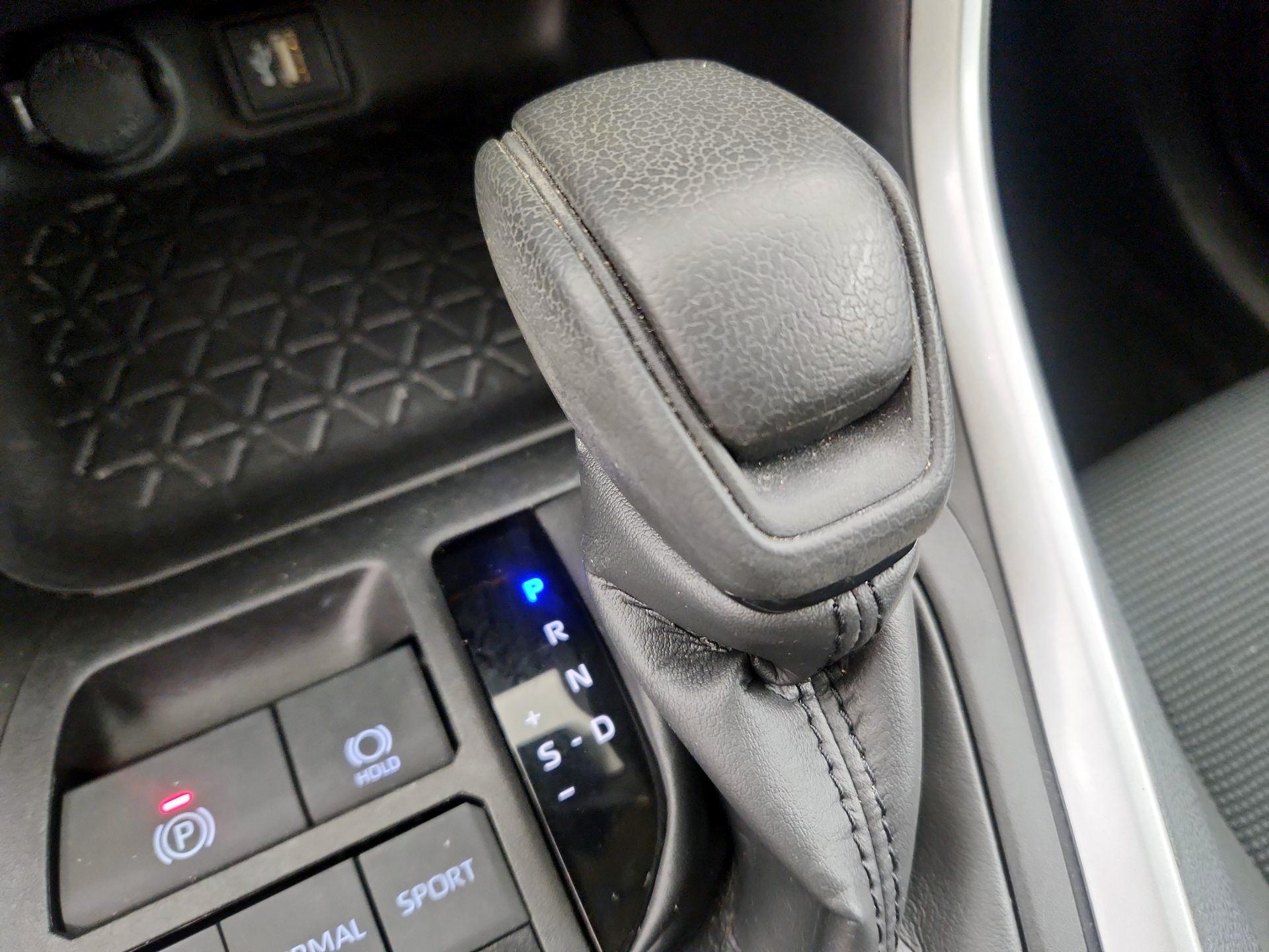 Thumbnail: 2023 Toyota RAV4 - 17