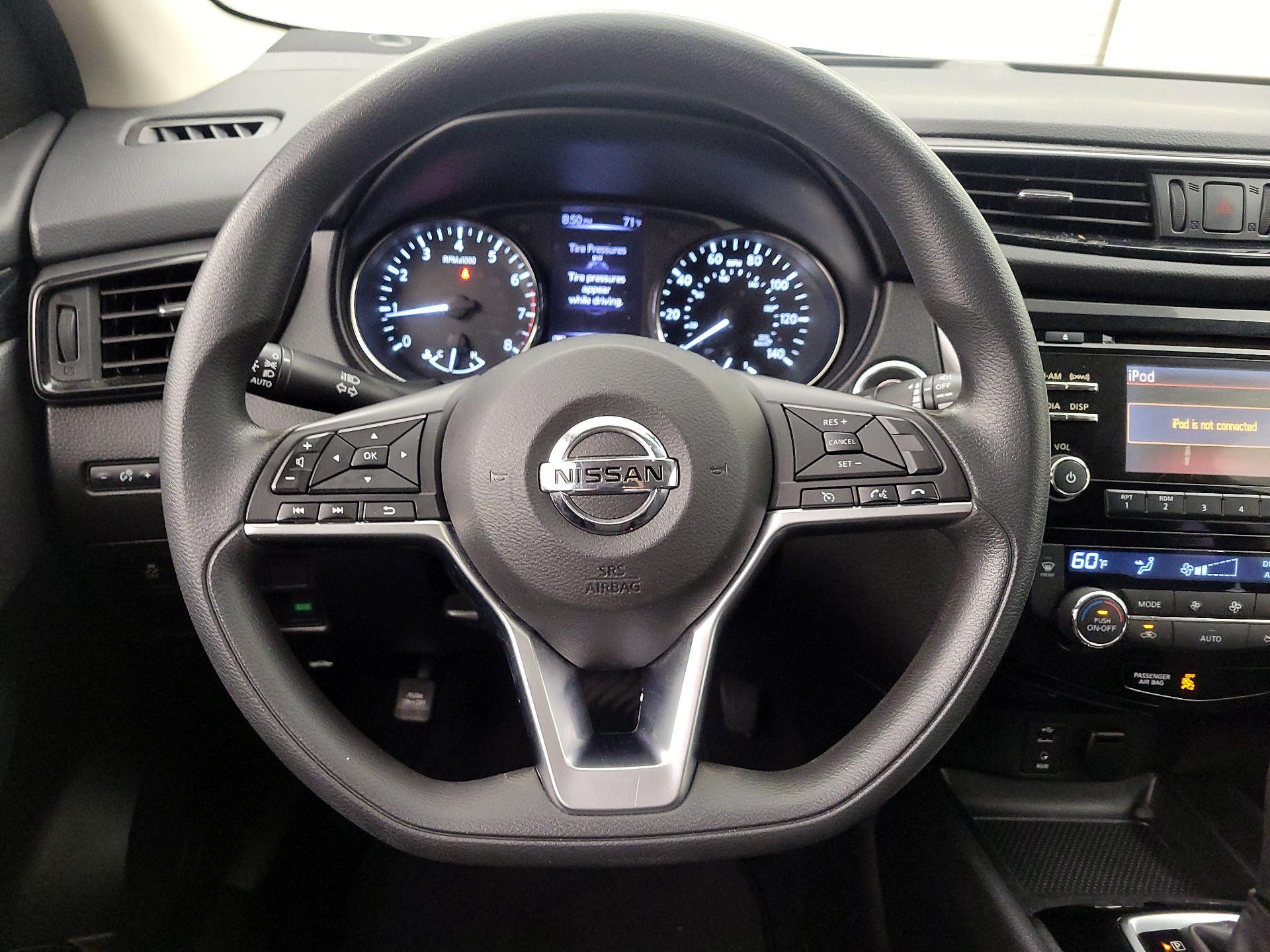 Thumbnail: 2018 Nissan Rogue Sport - 10