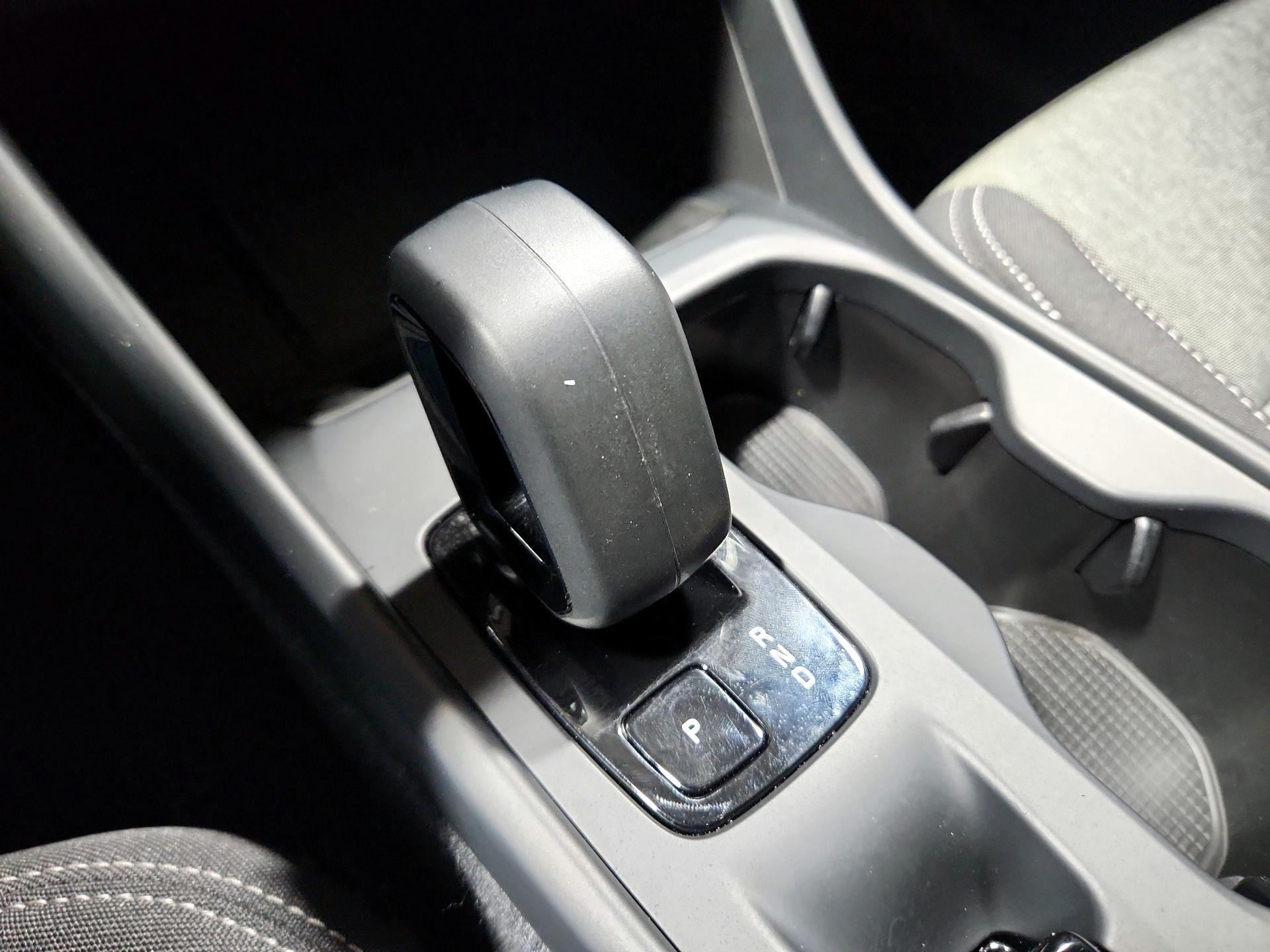 Thumbnail: 2025 Volvo XC40 - 15