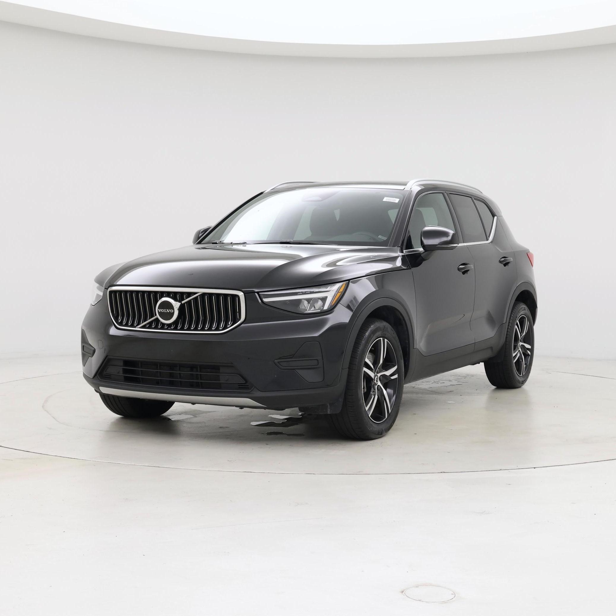 Thumbnail: 2025 Volvo XC40 - 4