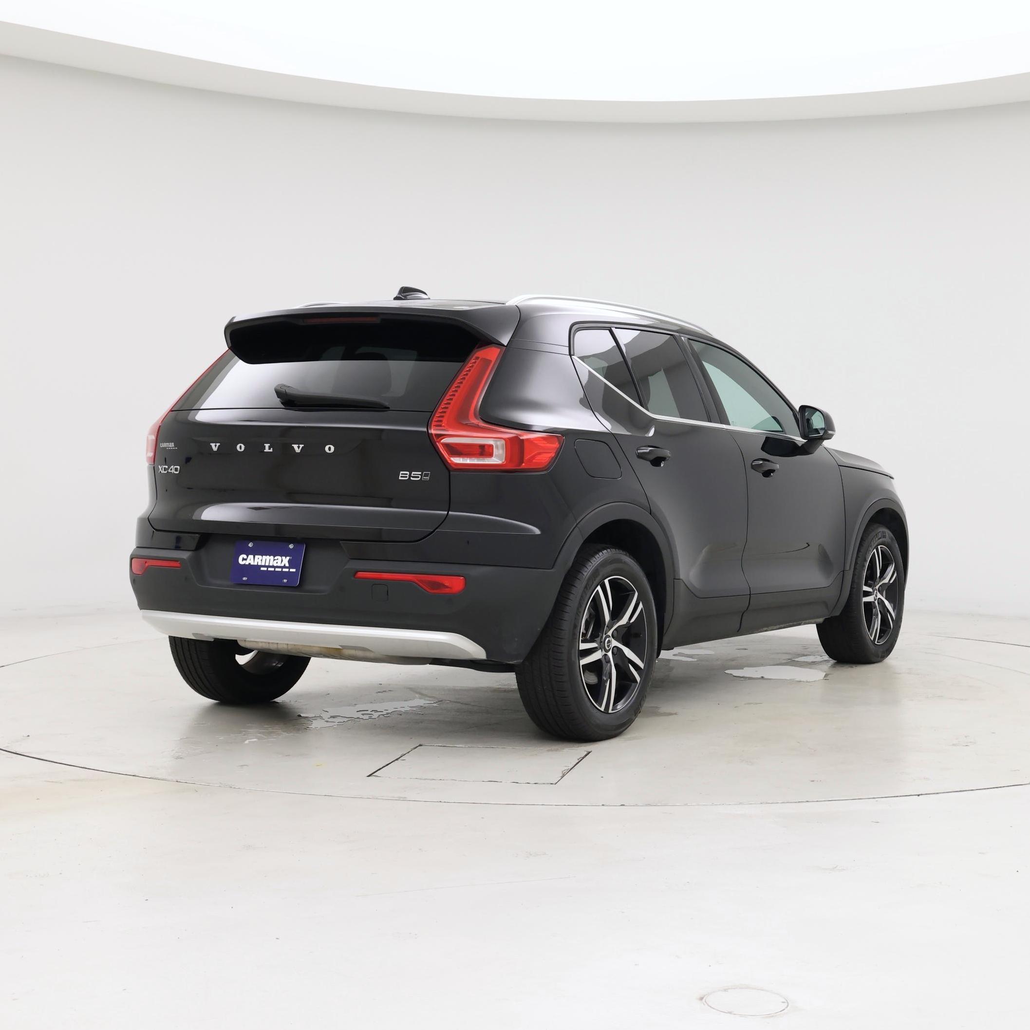 Thumbnail: 2025 Volvo XC40 - 8