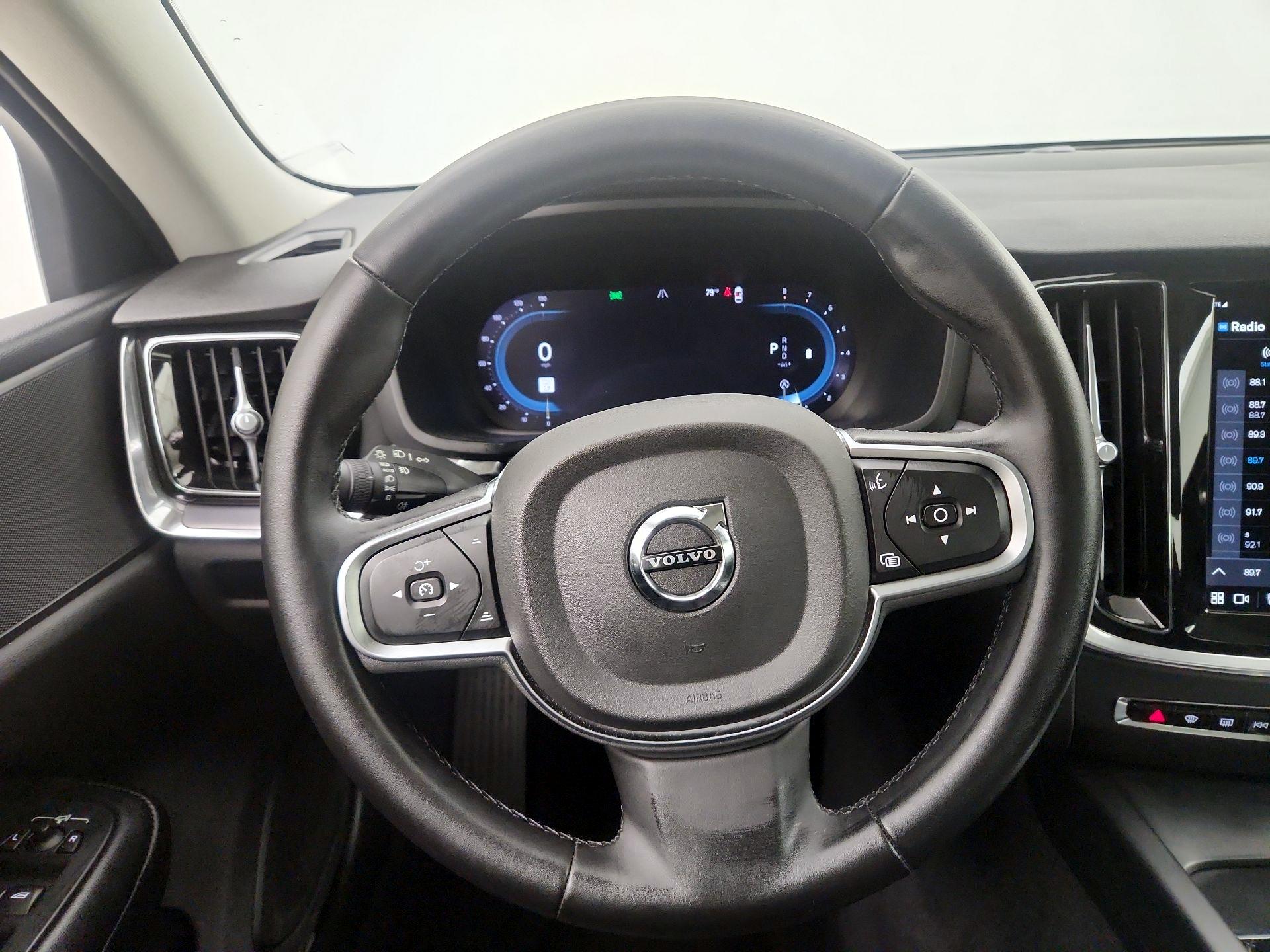 Thumbnail: 2025 Volvo S60 - 10