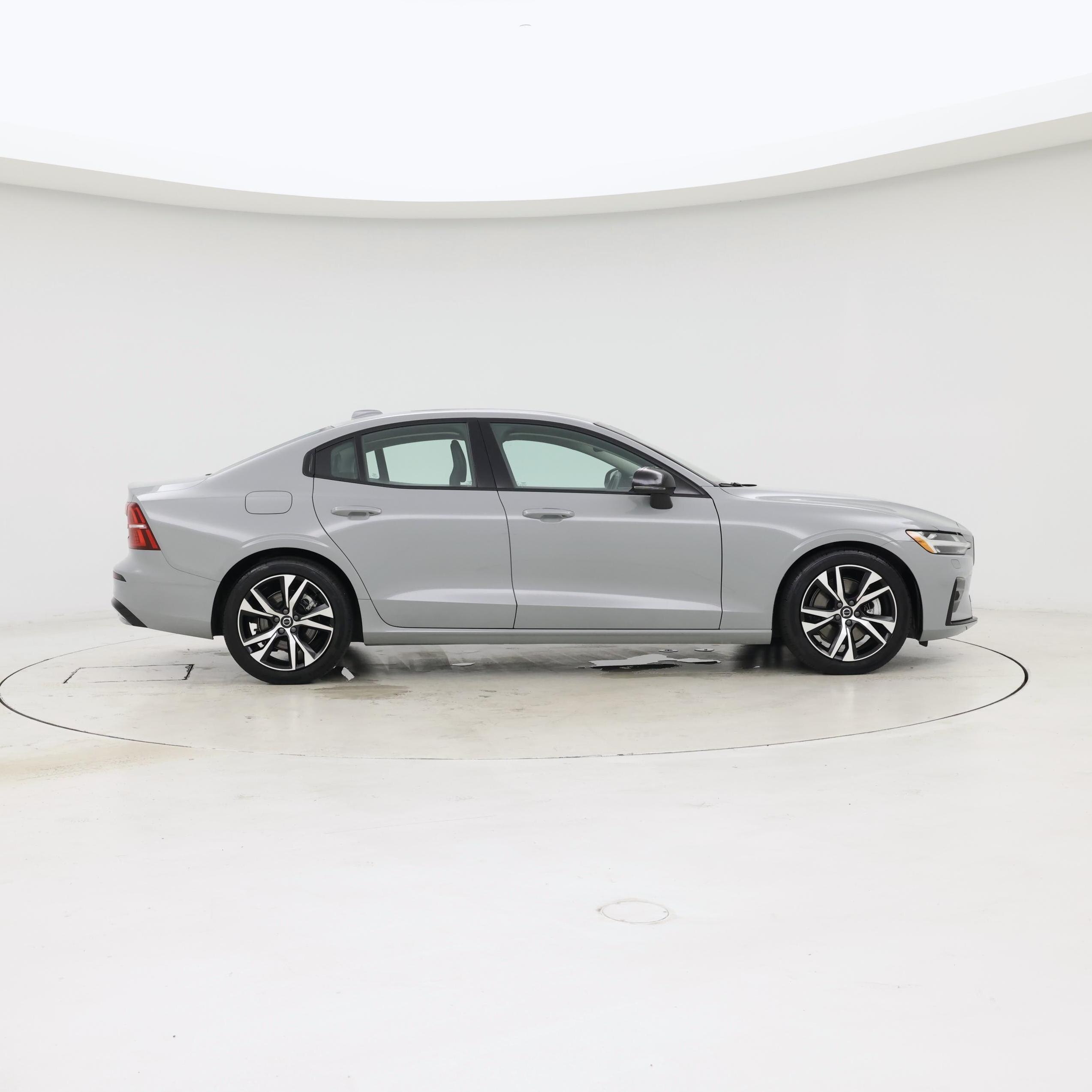 Thumbnail: 2025 Volvo S60 - 7