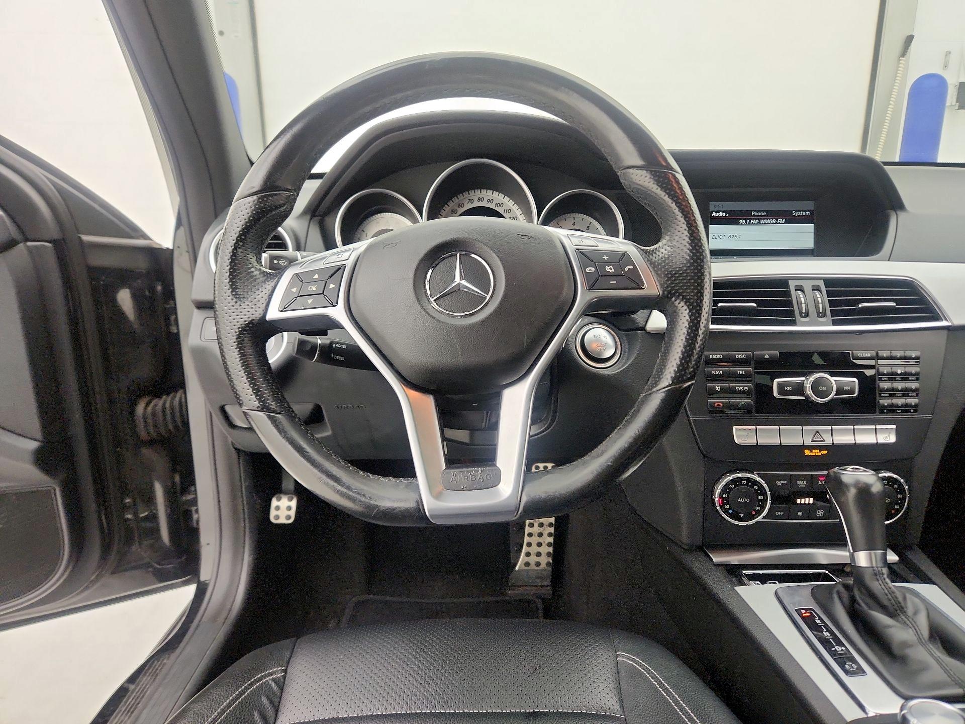 Thumbnail: 2014 Mercedes-Benz C-Class - 10