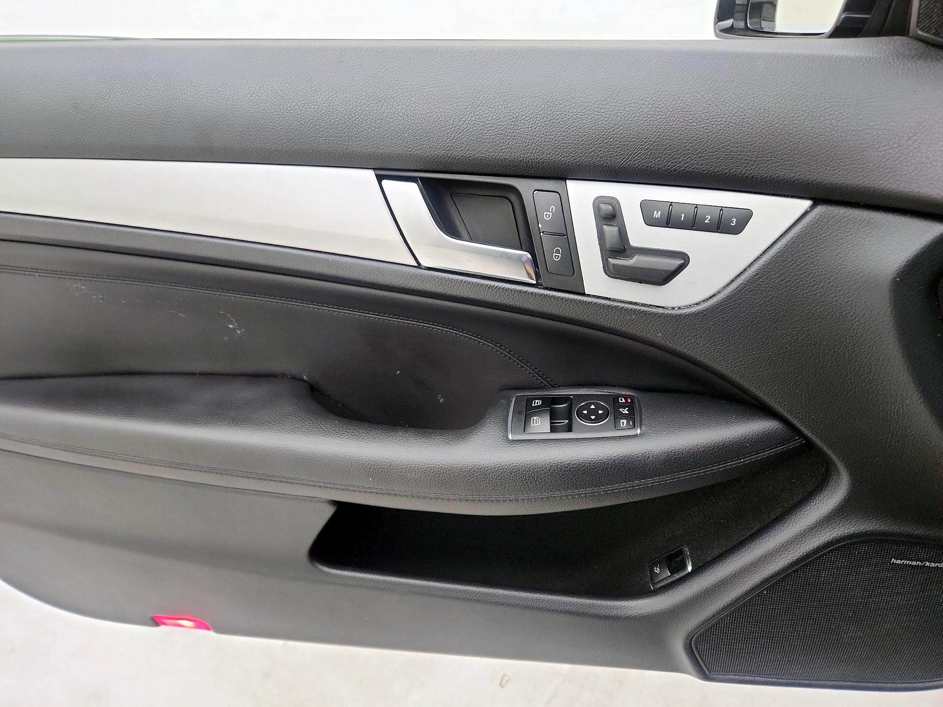 Thumbnail: 2014 Mercedes-Benz C-Class - 12
