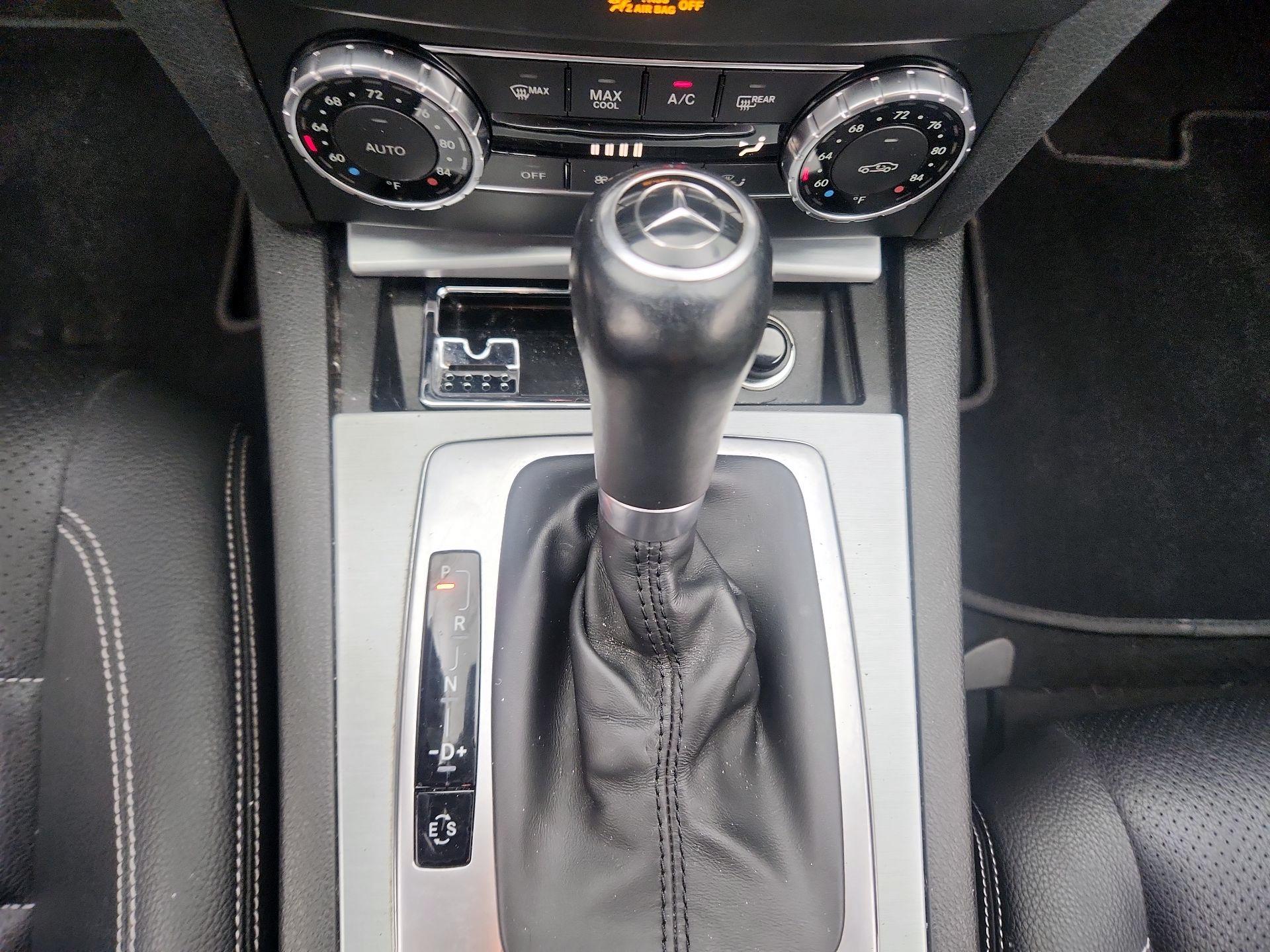 Thumbnail: 2014 Mercedes-Benz C-Class - 16