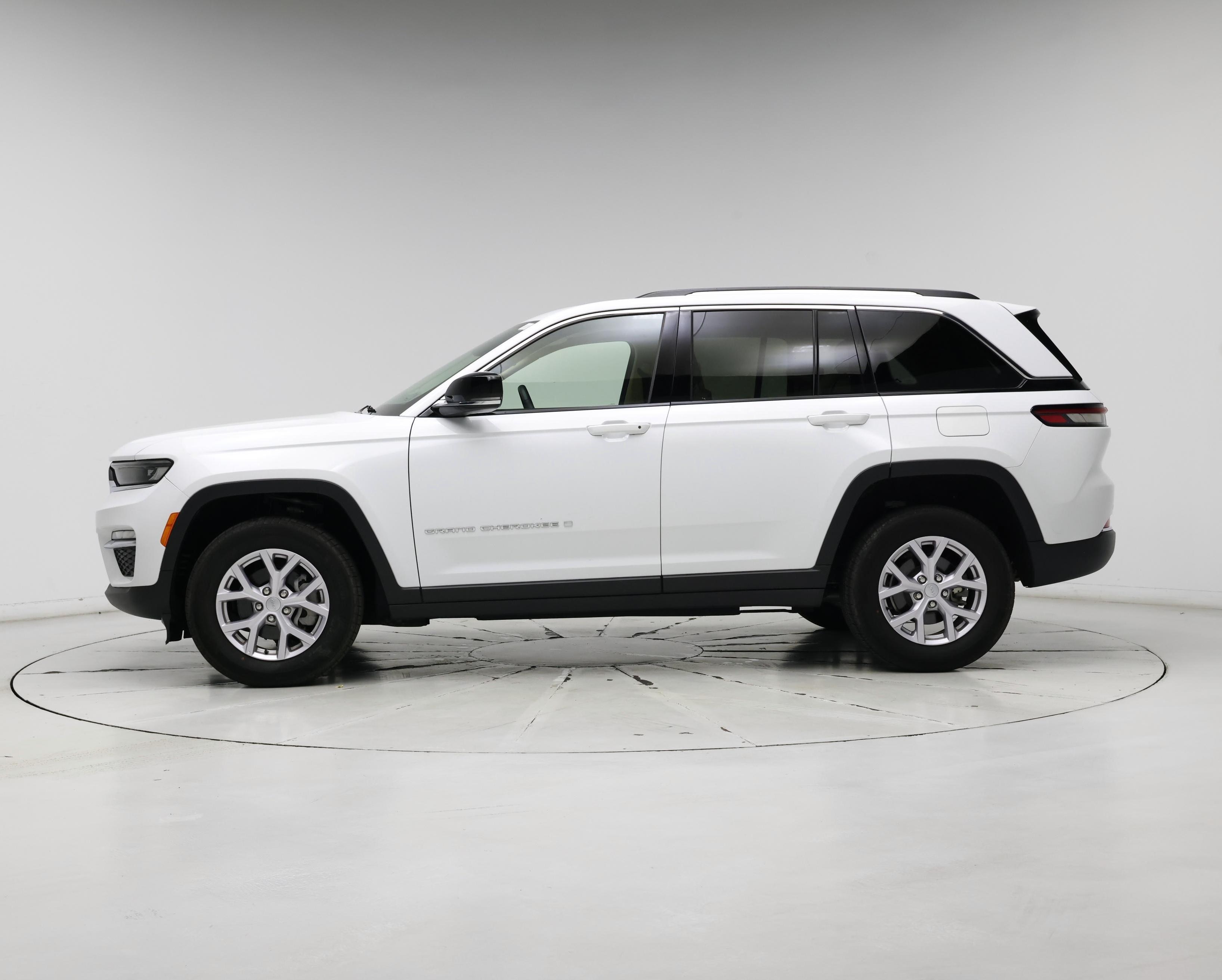 Thumbnail: 2022 Jeep Grand Cherokee - 3