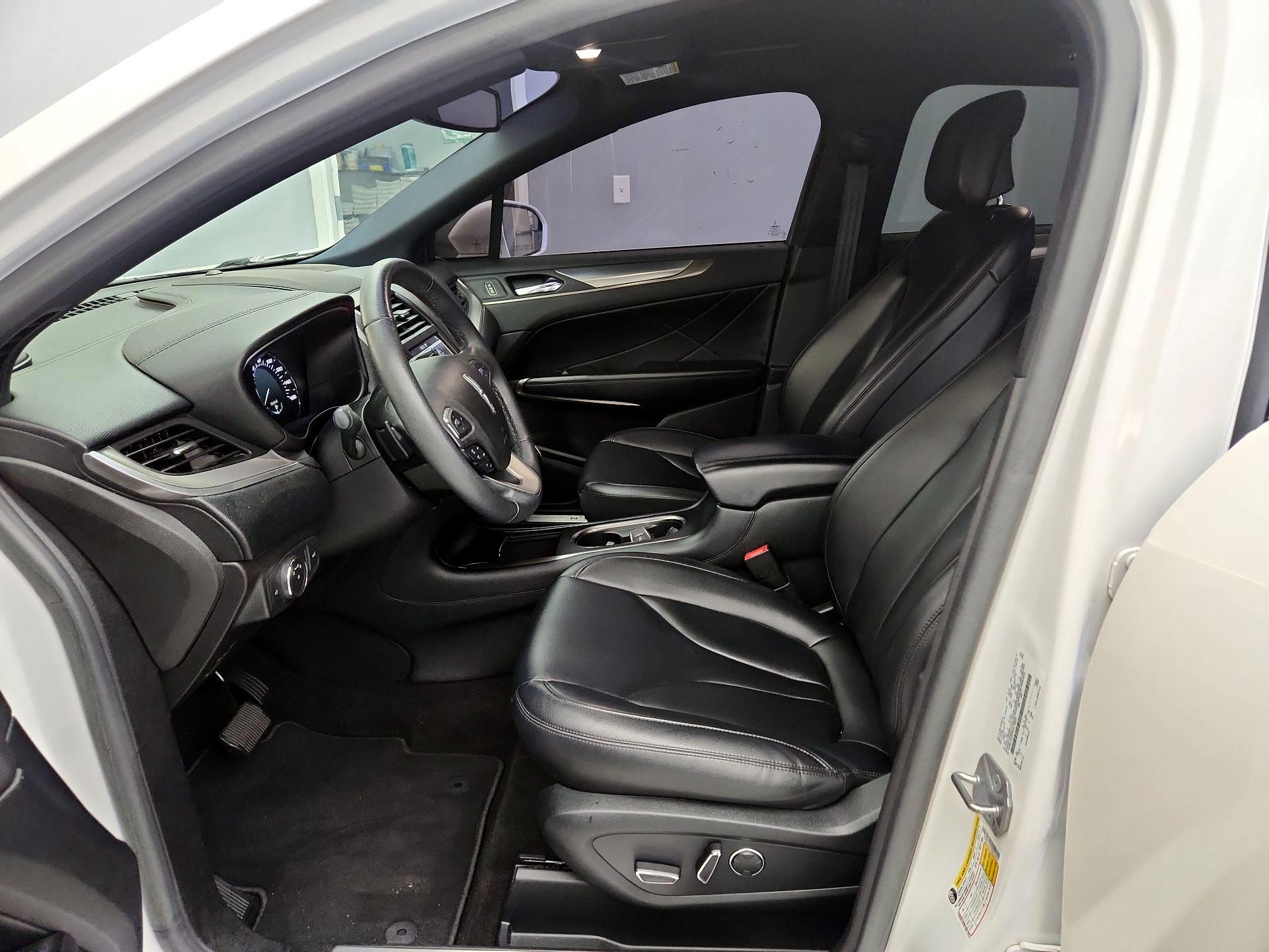 Thumbnail: 2019 Lincoln MKC - 11
