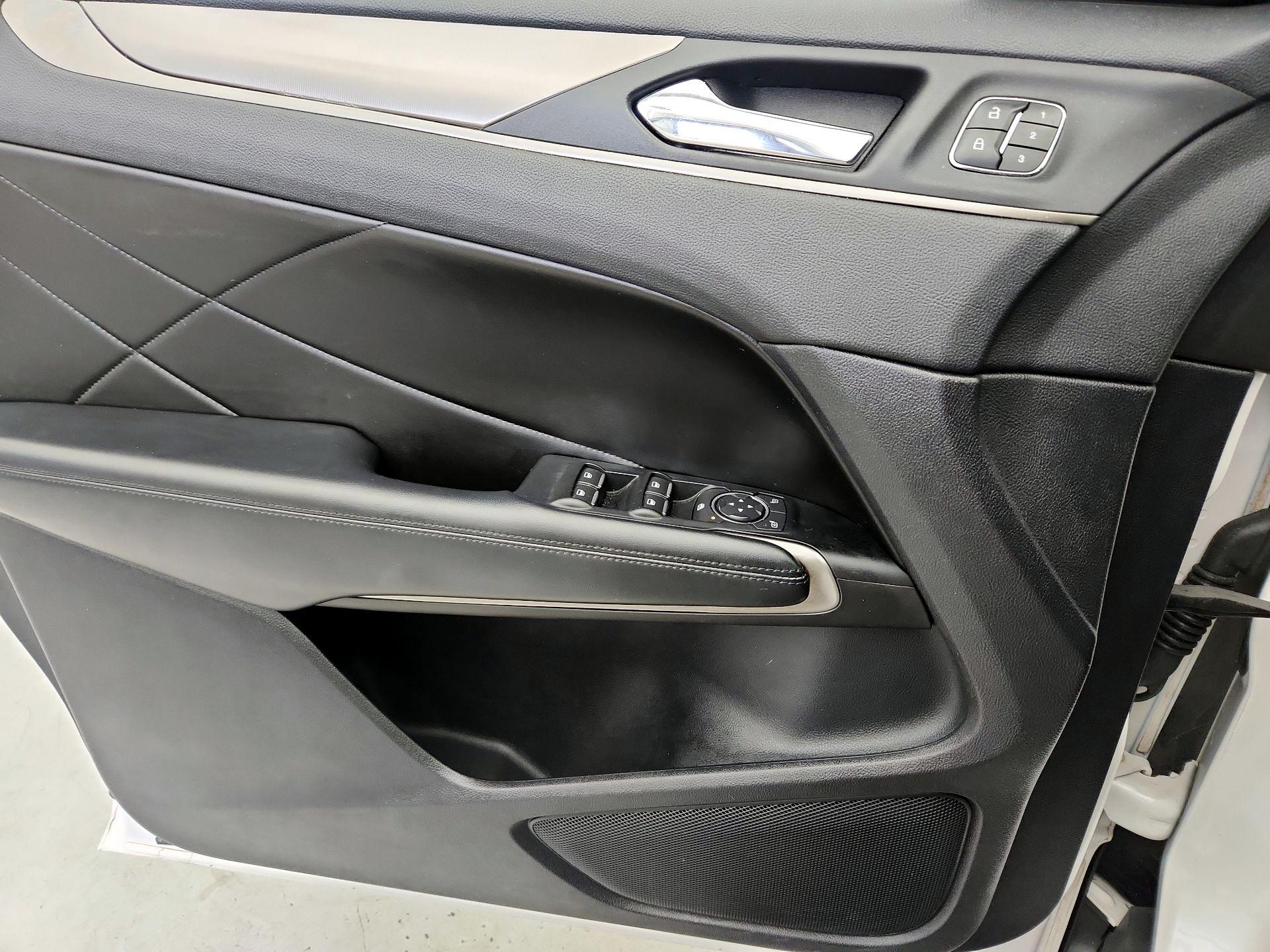 Thumbnail: 2019 Lincoln MKC - 12