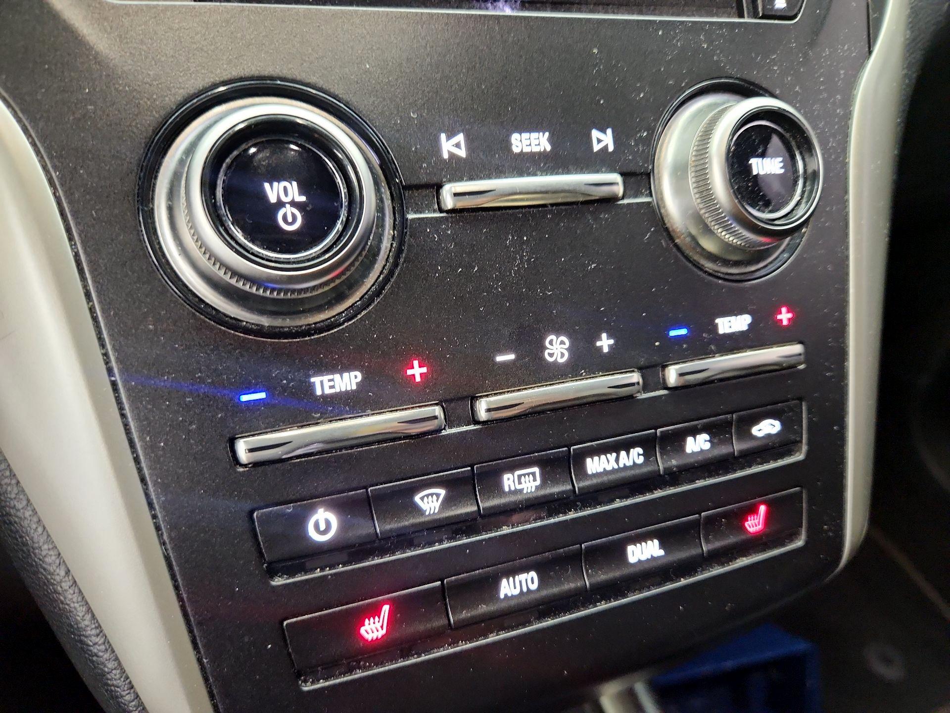 Thumbnail: 2019 Lincoln MKC - 16