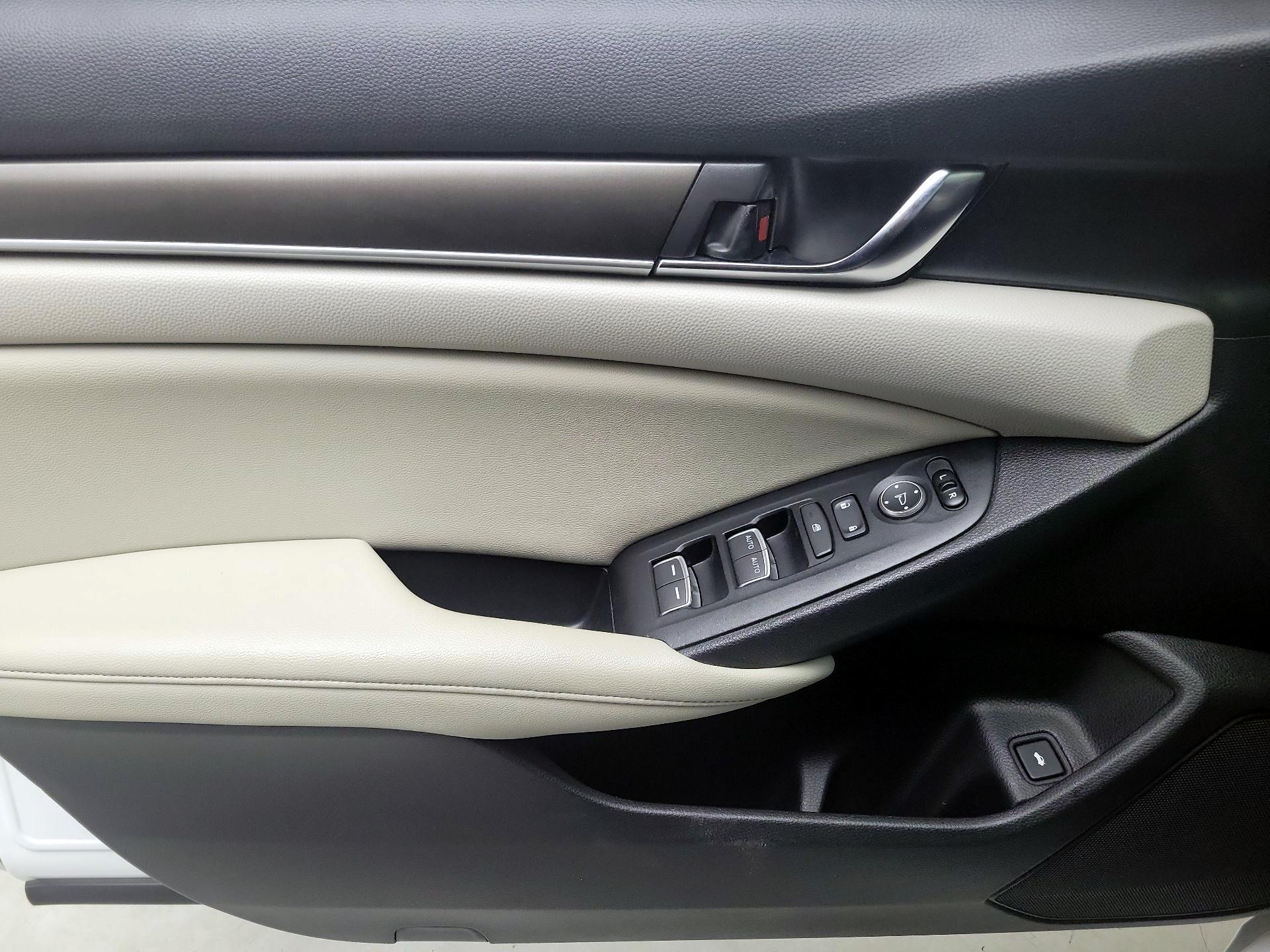 Thumbnail: 2019 Honda Accord - 12