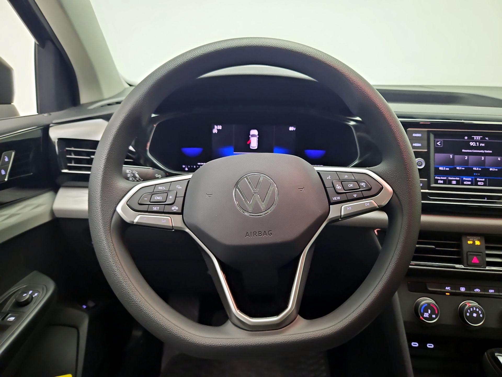Thumbnail: 2022 Volkswagen Taos - 10