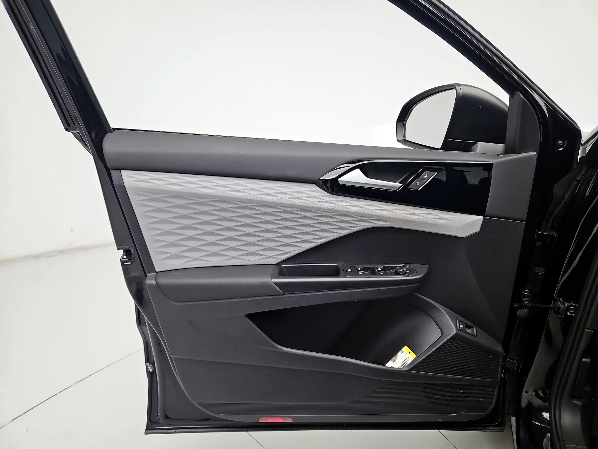 Thumbnail: 2022 Volkswagen Taos - 12
