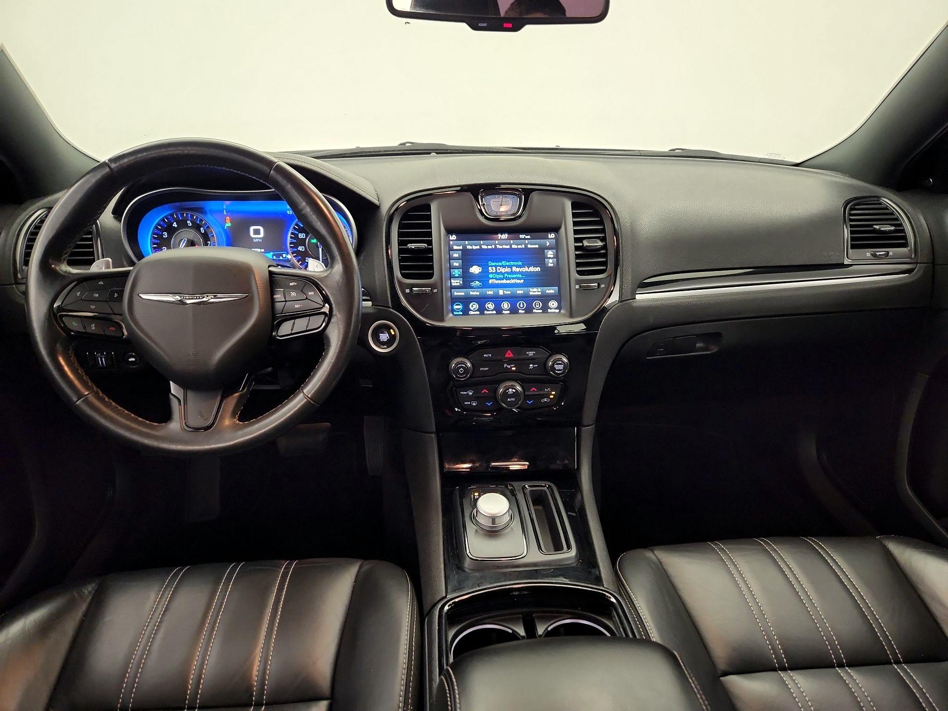 Thumbnail: 2021 Chrysler 300 - 9