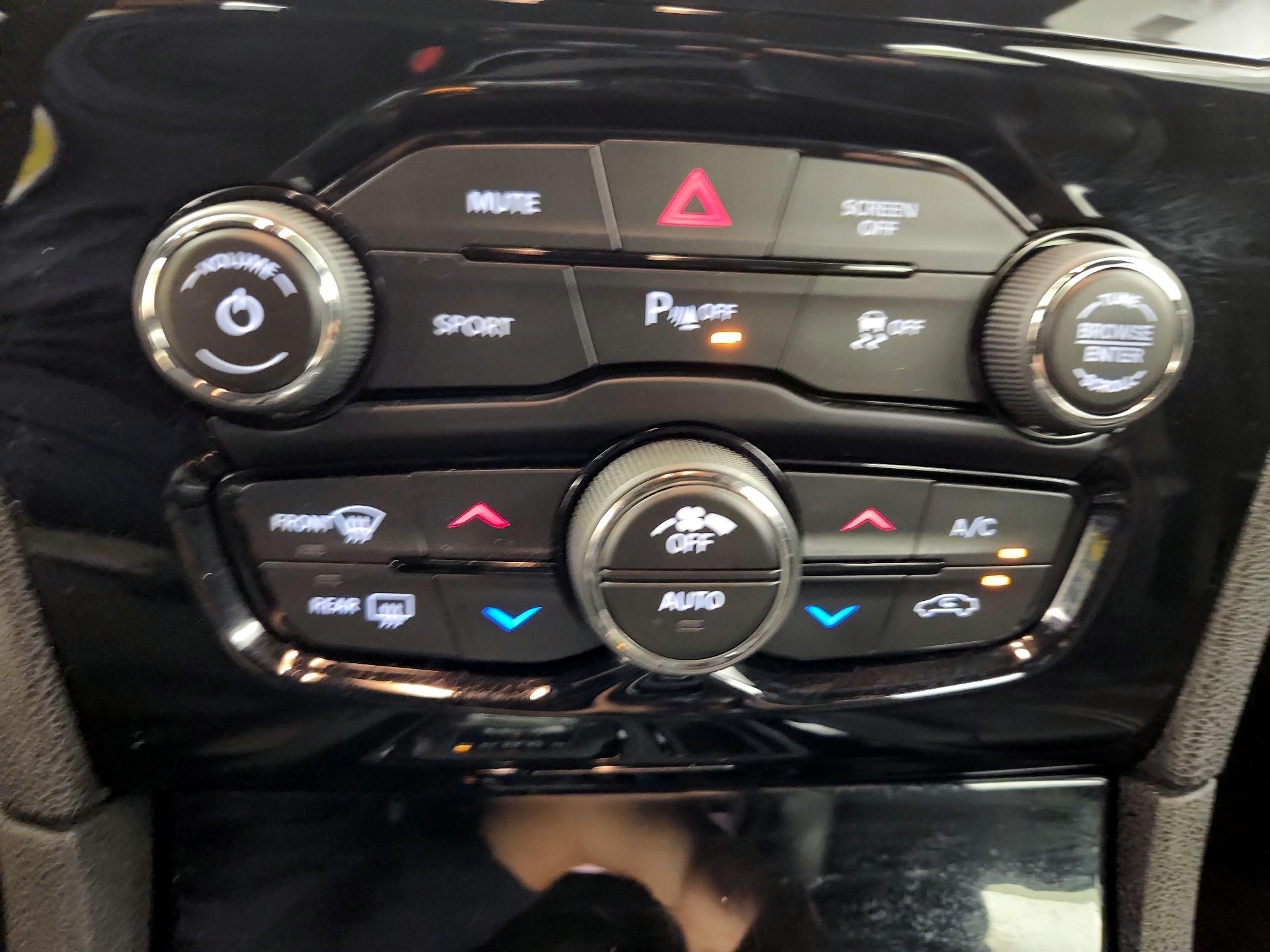 Thumbnail: 2021 Chrysler 300 - 16