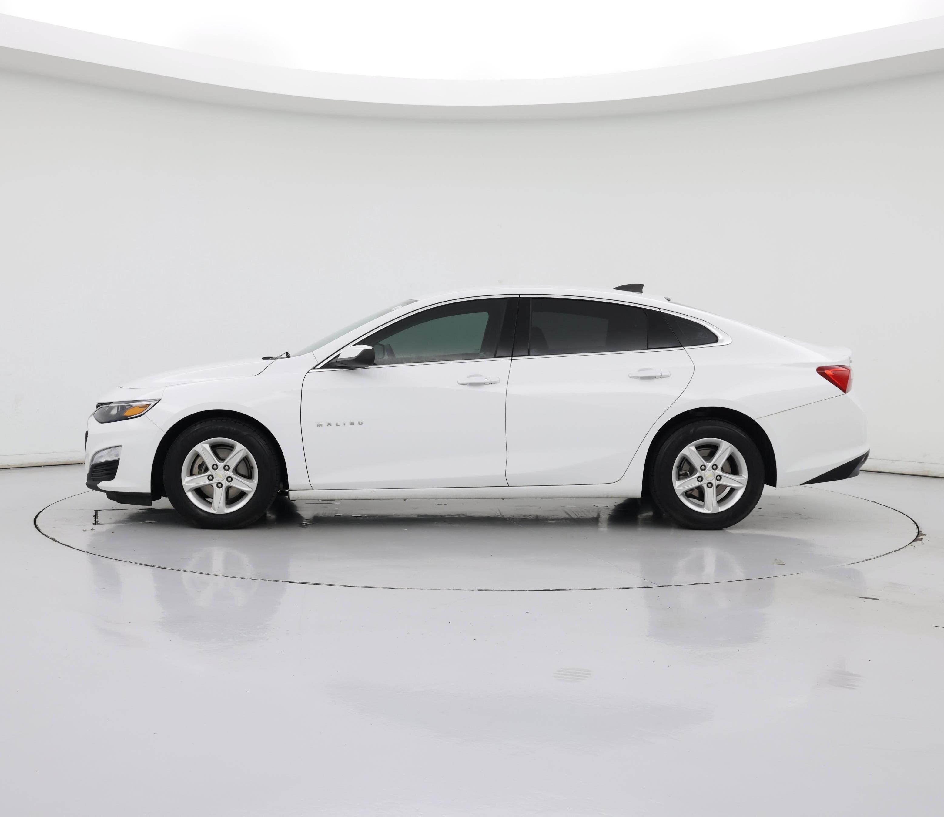 Thumbnail: 2020 Chevrolet Malibu - 3
