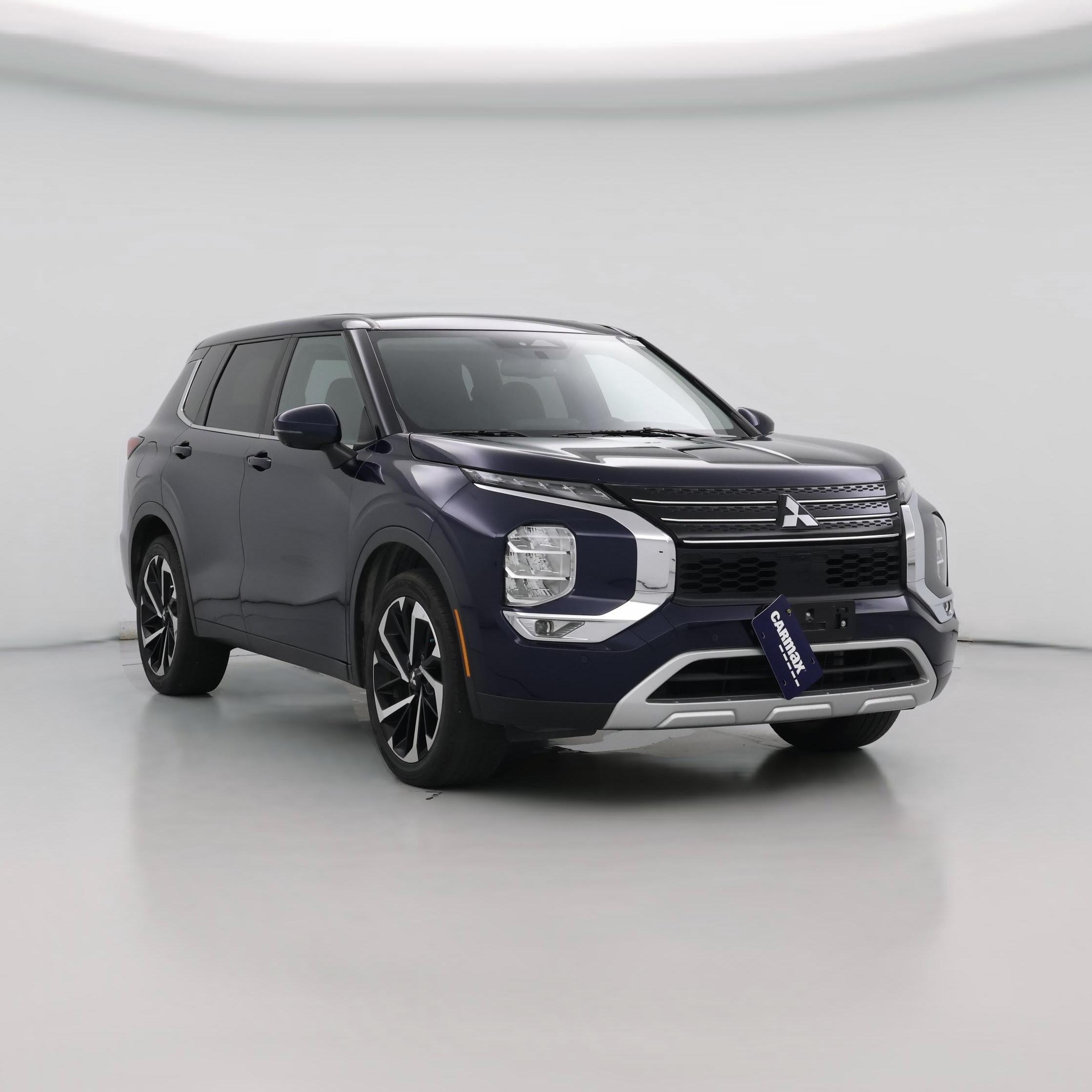 Thumbnail: 2023 Mitsubishi Outlander - 1