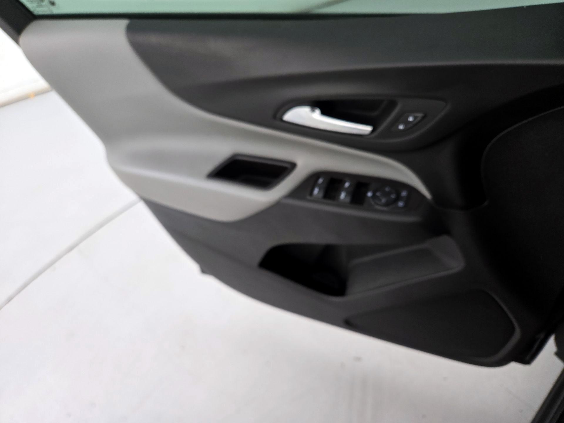 Thumbnail: 2020 Chevrolet Equinox - 12