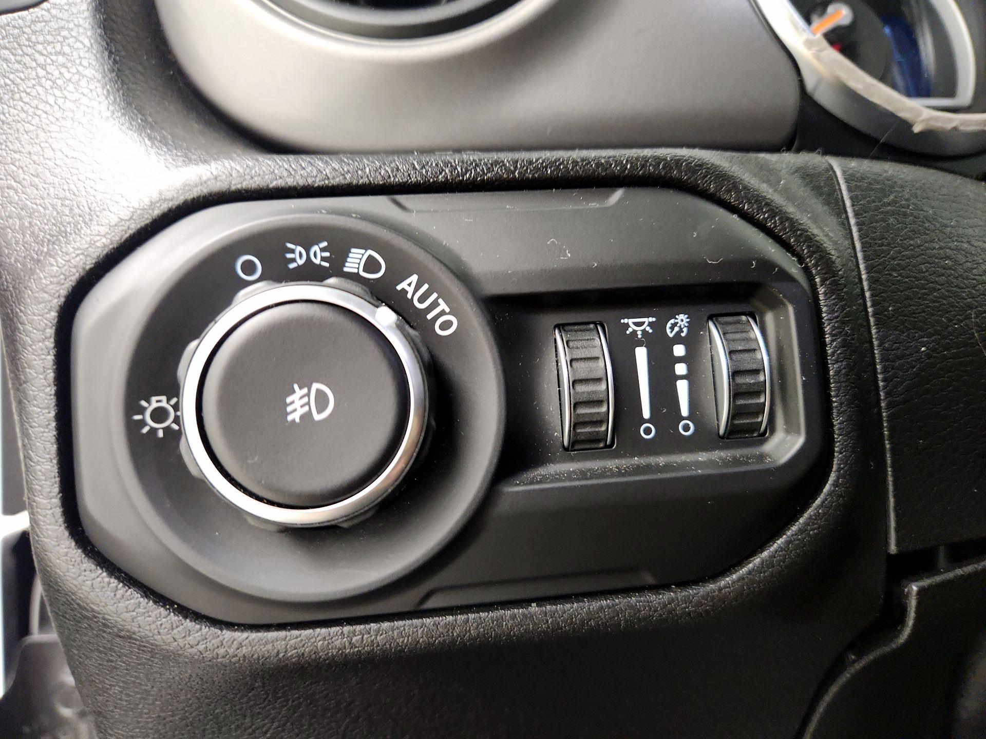 Thumbnail: 2021 Jeep Wrangler - 13
