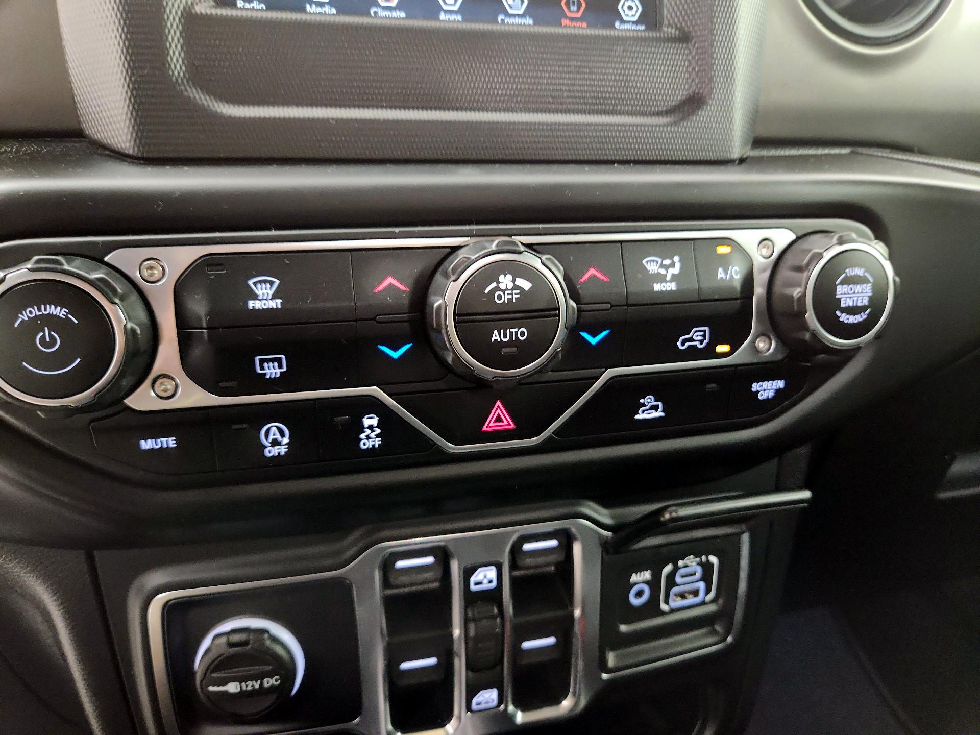 Thumbnail: 2021 Jeep Wrangler - 16