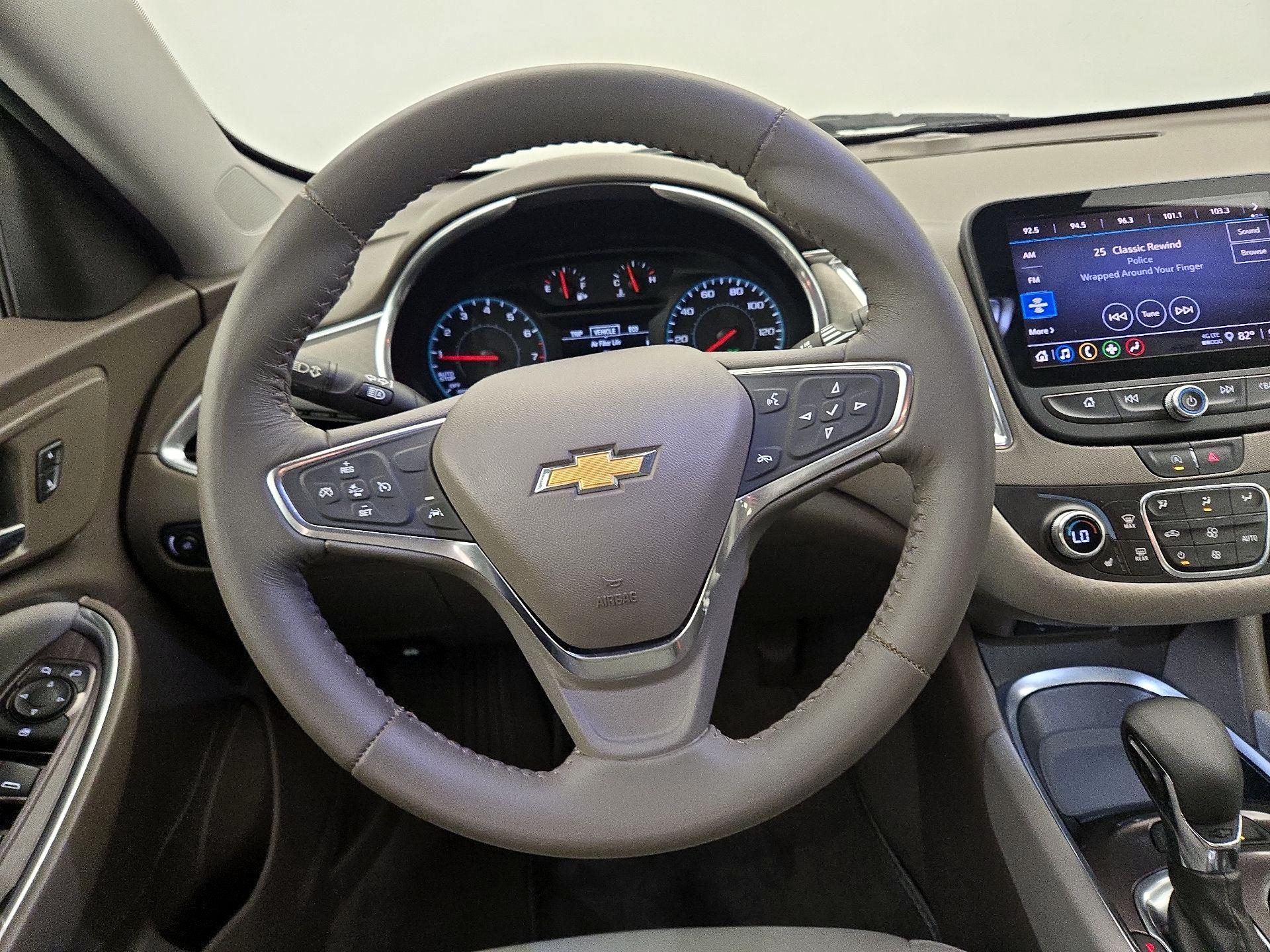 Thumbnail: 2021 Chevrolet Malibu - 10