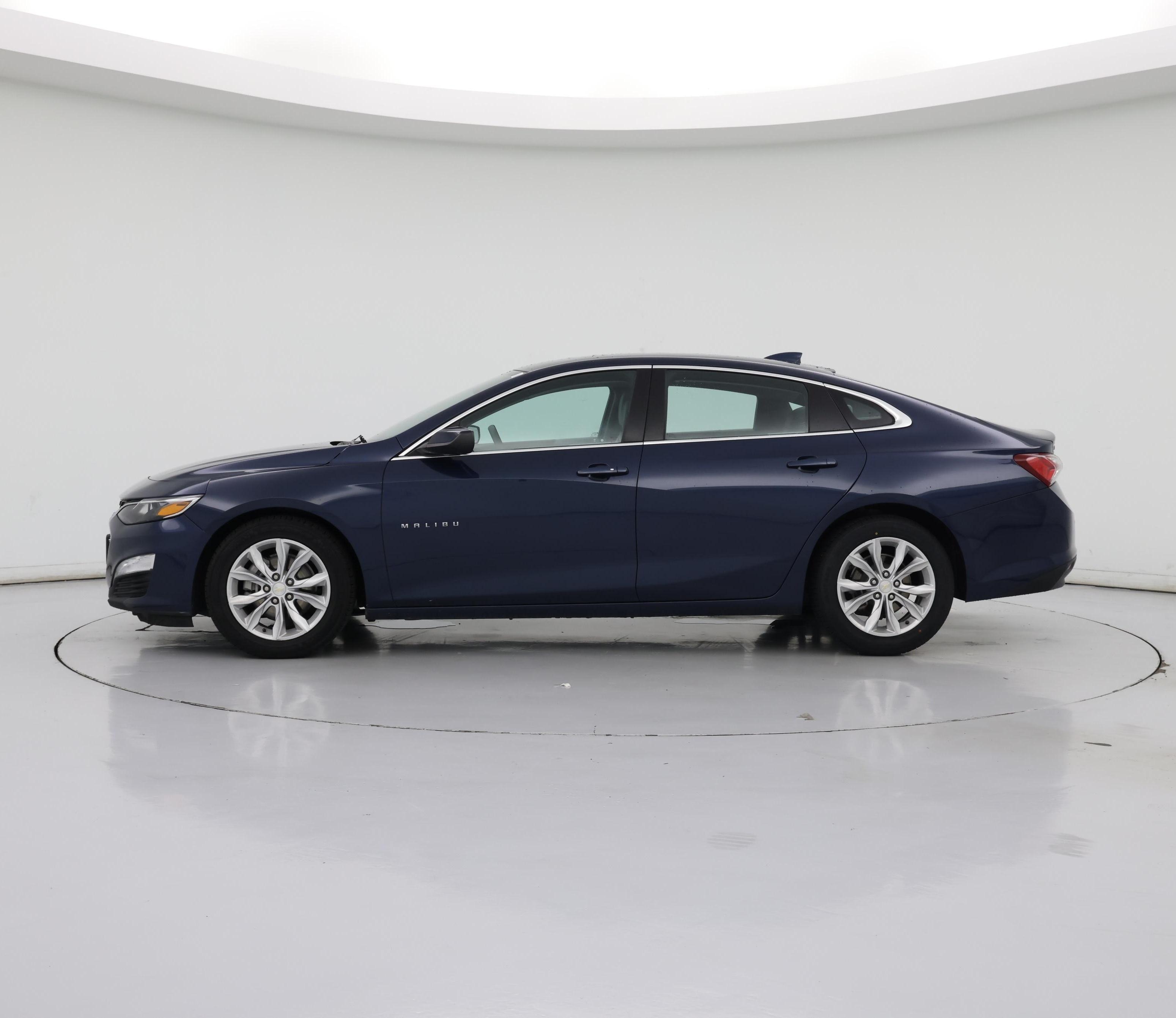 Thumbnail: 2021 Chevrolet Malibu - 3