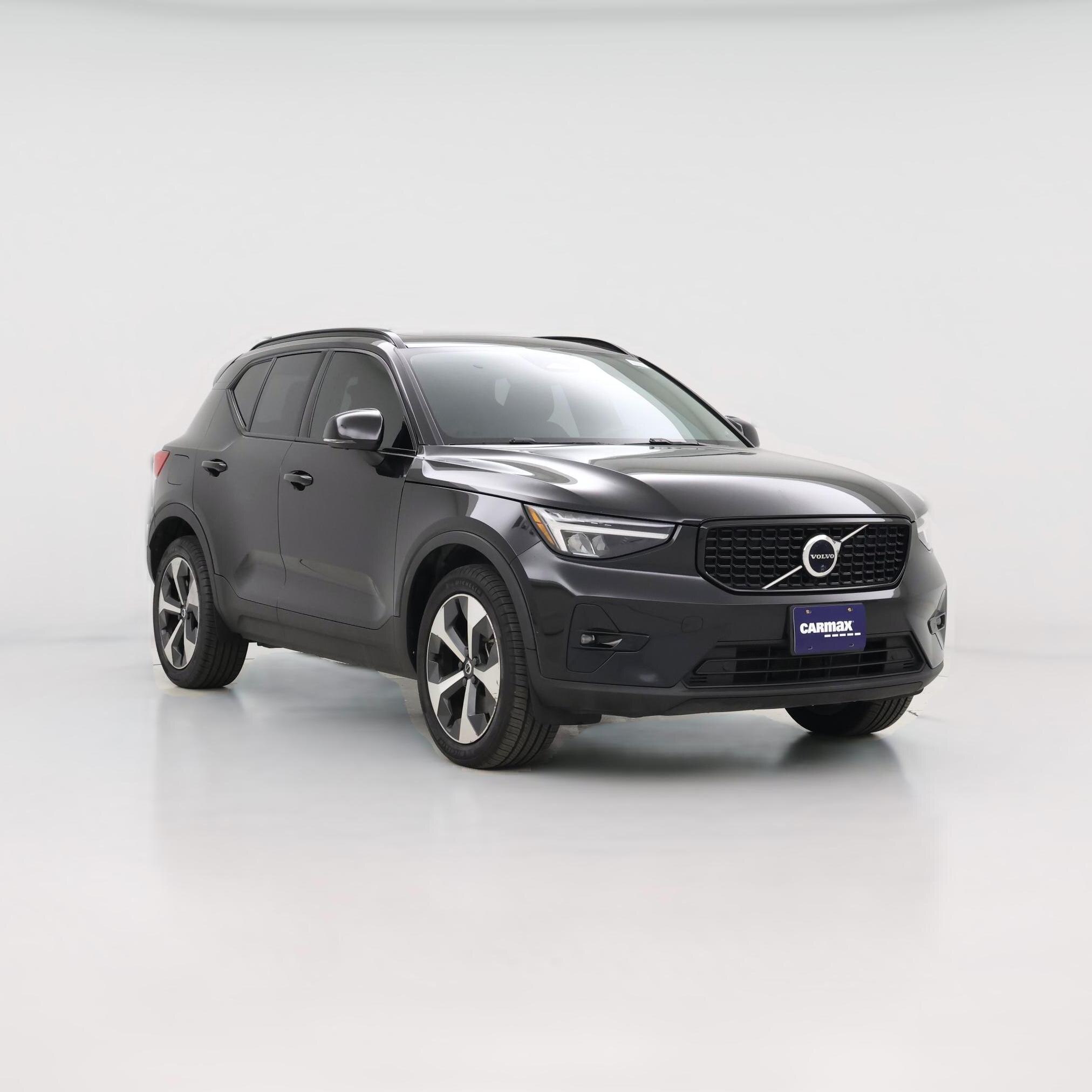 Thumbnail: 2023 Volvo XC40 - 1