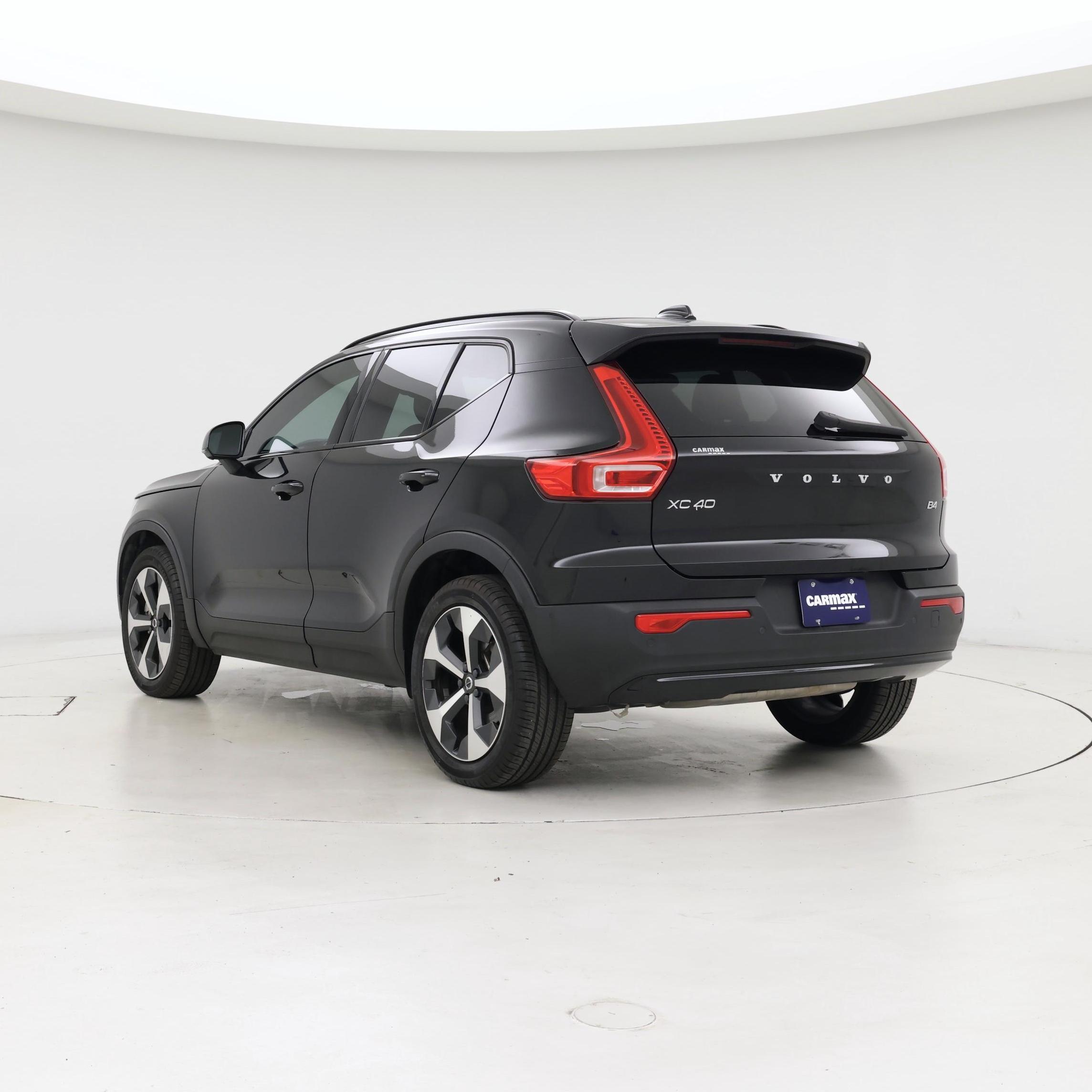 Thumbnail: 2023 Volvo XC40 - 2