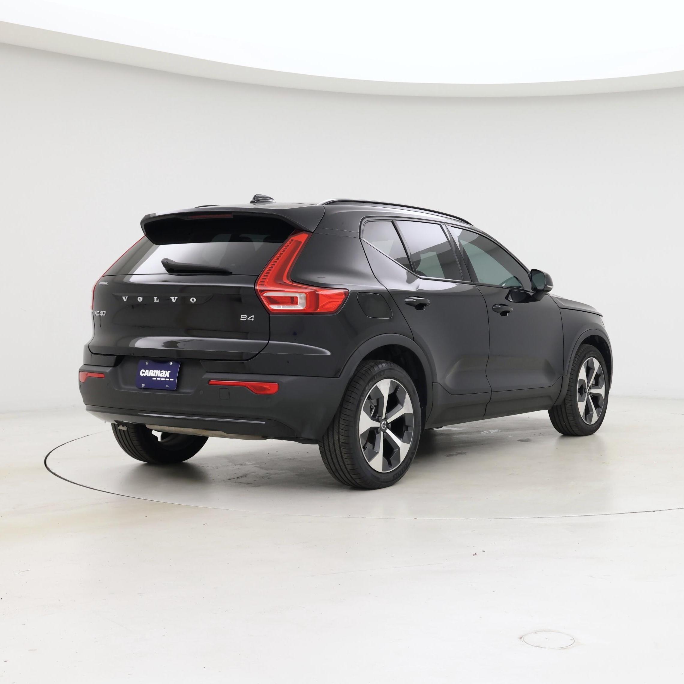 Thumbnail: 2023 Volvo XC40 - 8